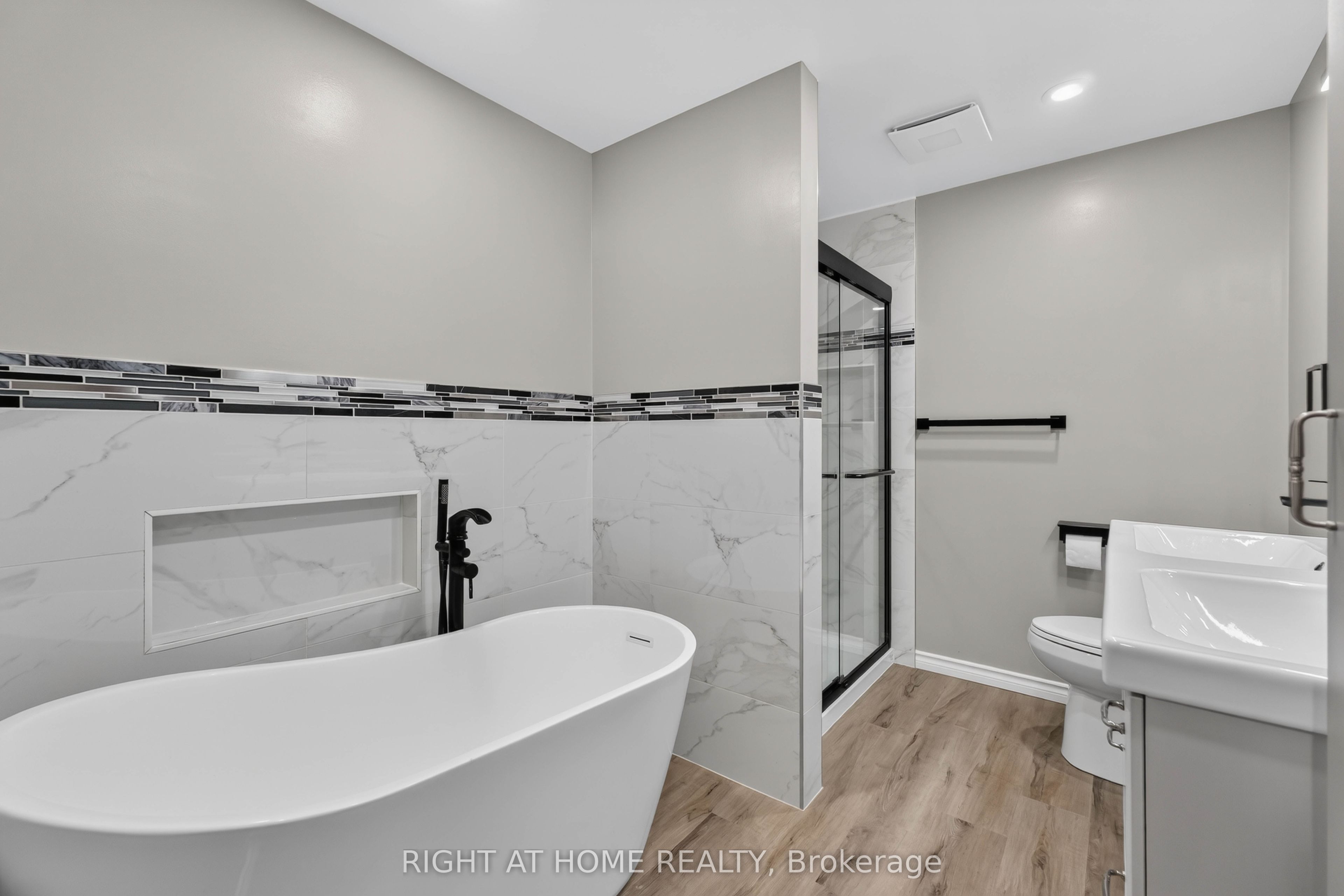66 Summercrest Drive 3 Property Photo 12