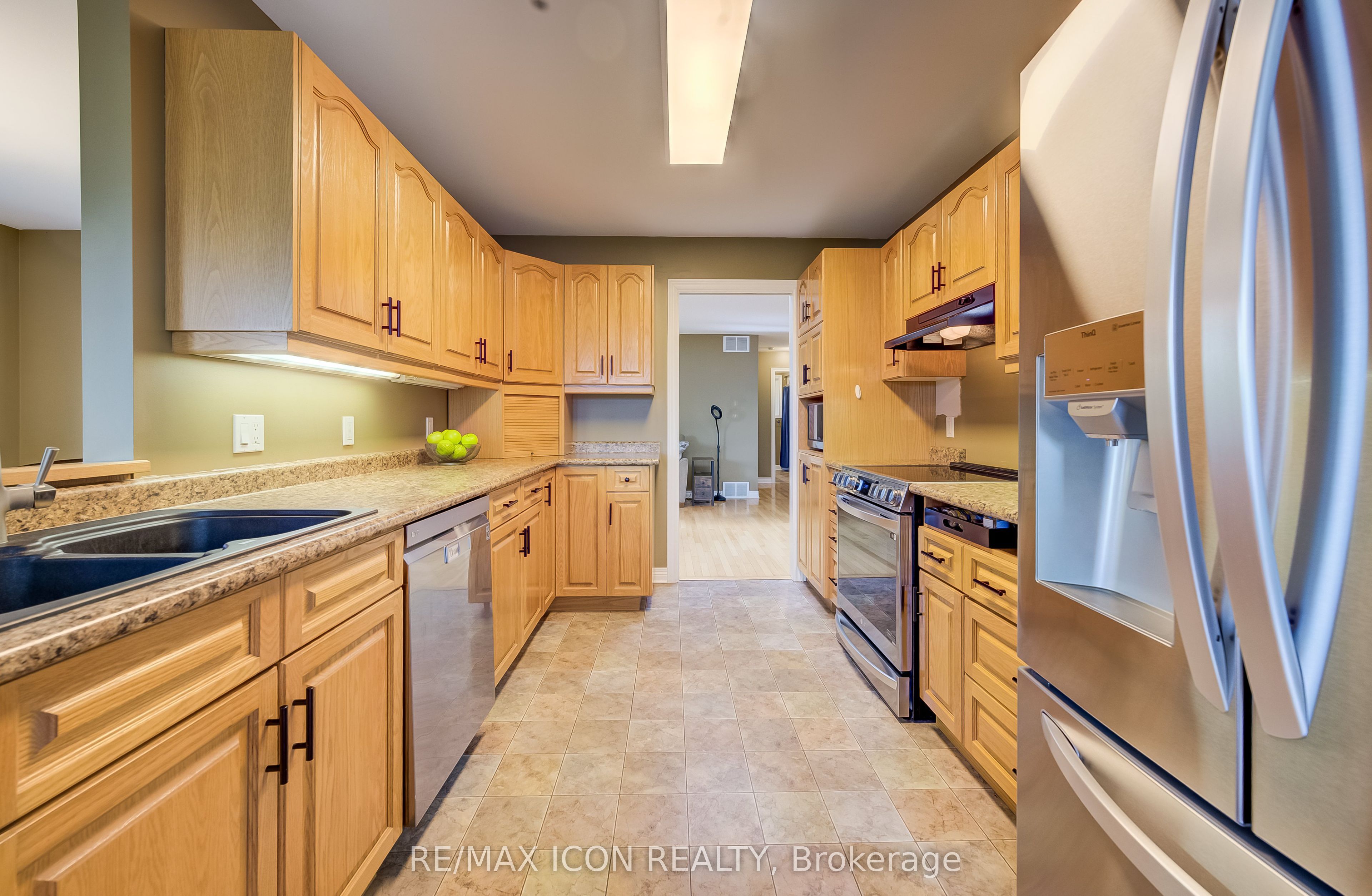 910 Walton Avenue N Property Photo 11