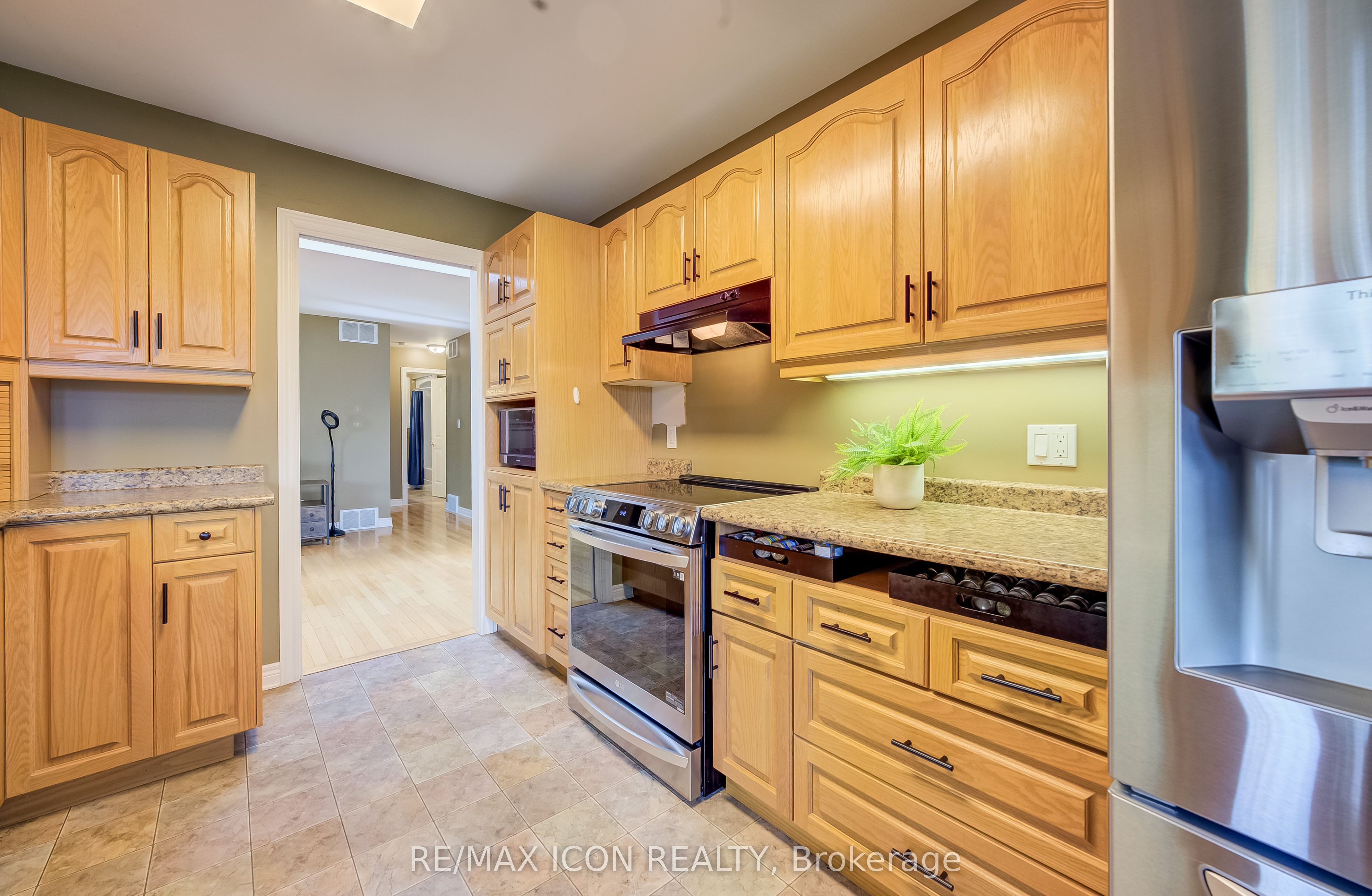 910 Walton Avenue N Property Photo 12