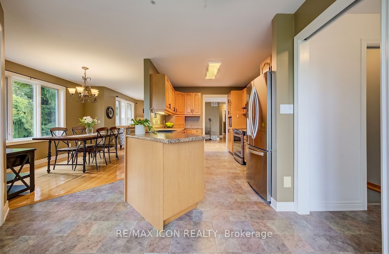 910 Walton Avenue N Property Photo 14