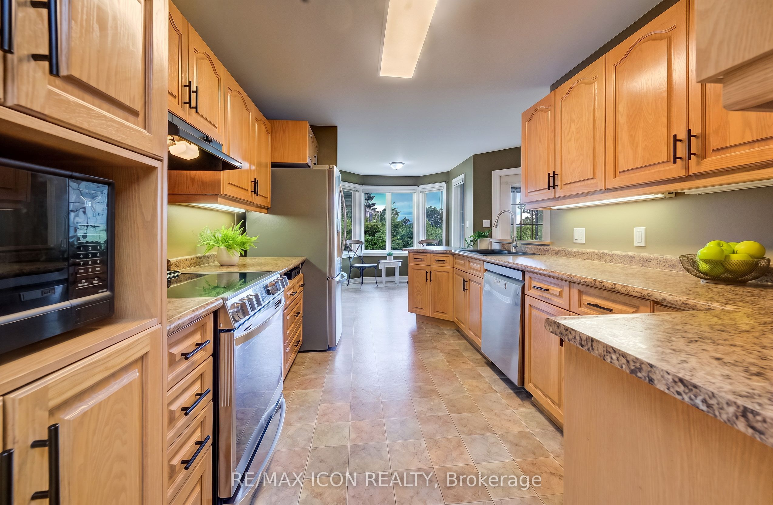 910 Walton Avenue N Property Photo 15