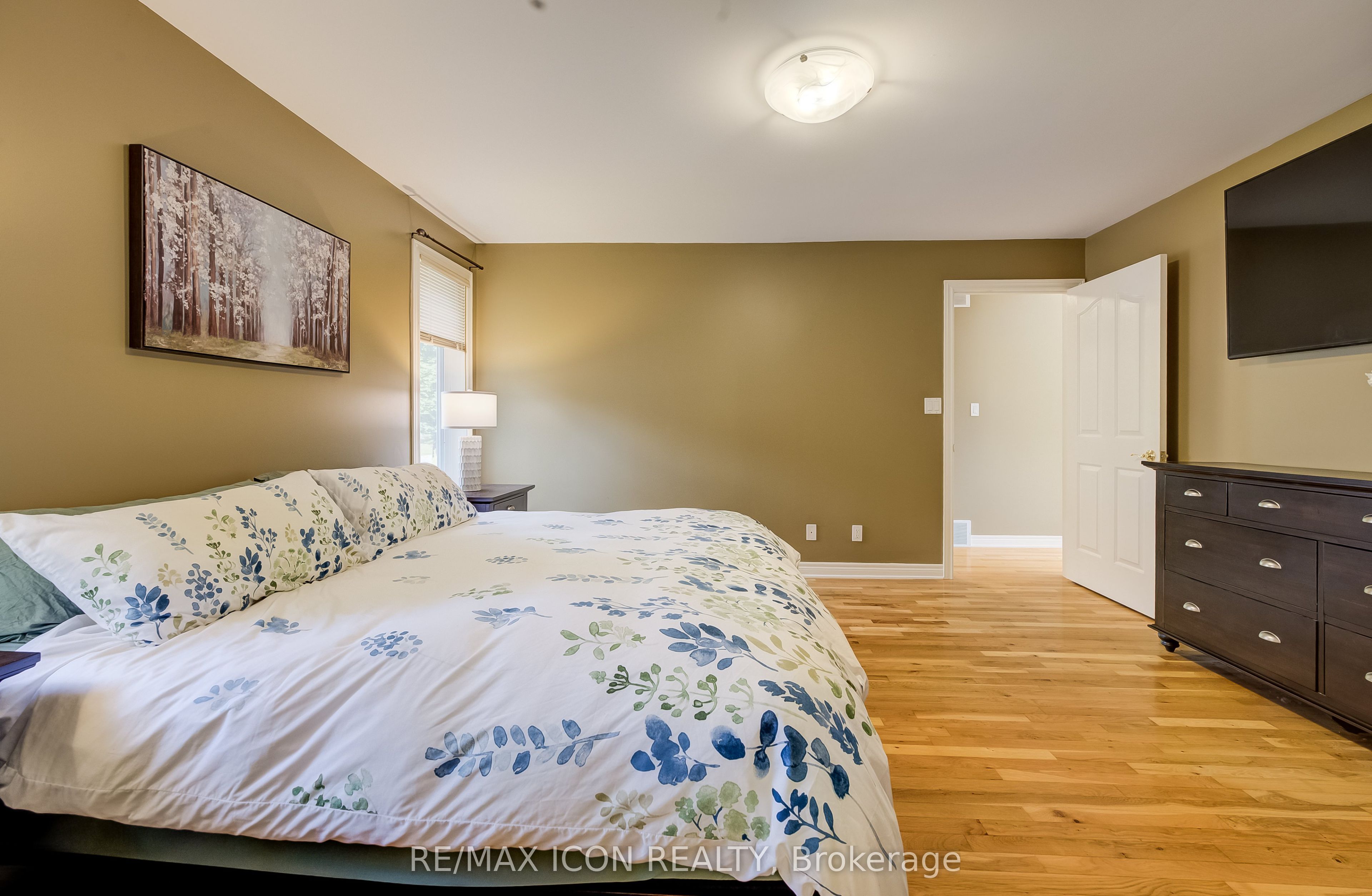 910 Walton Avenue N Property Photo 21
