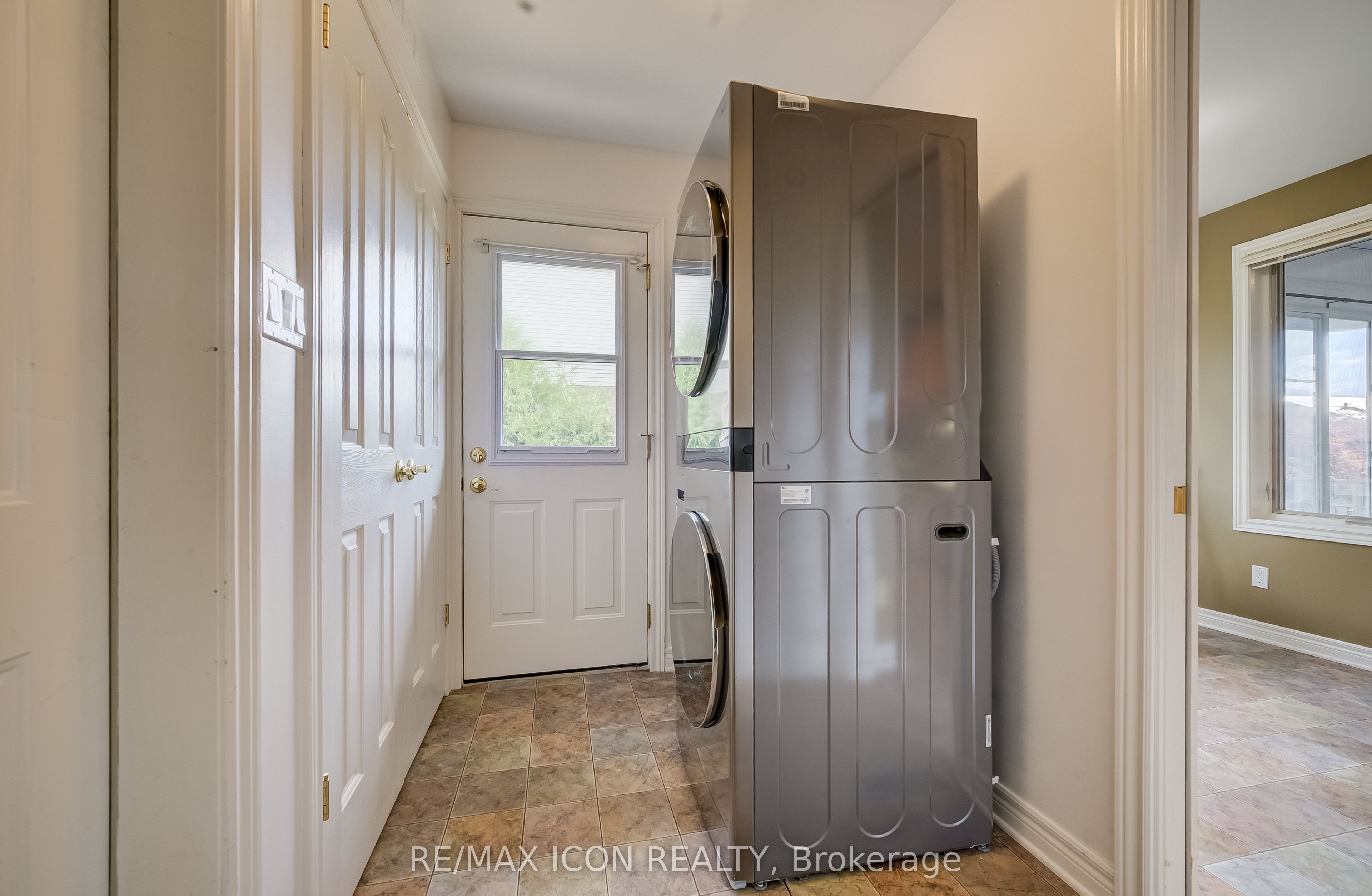 910 Walton Avenue N Property Photo 28