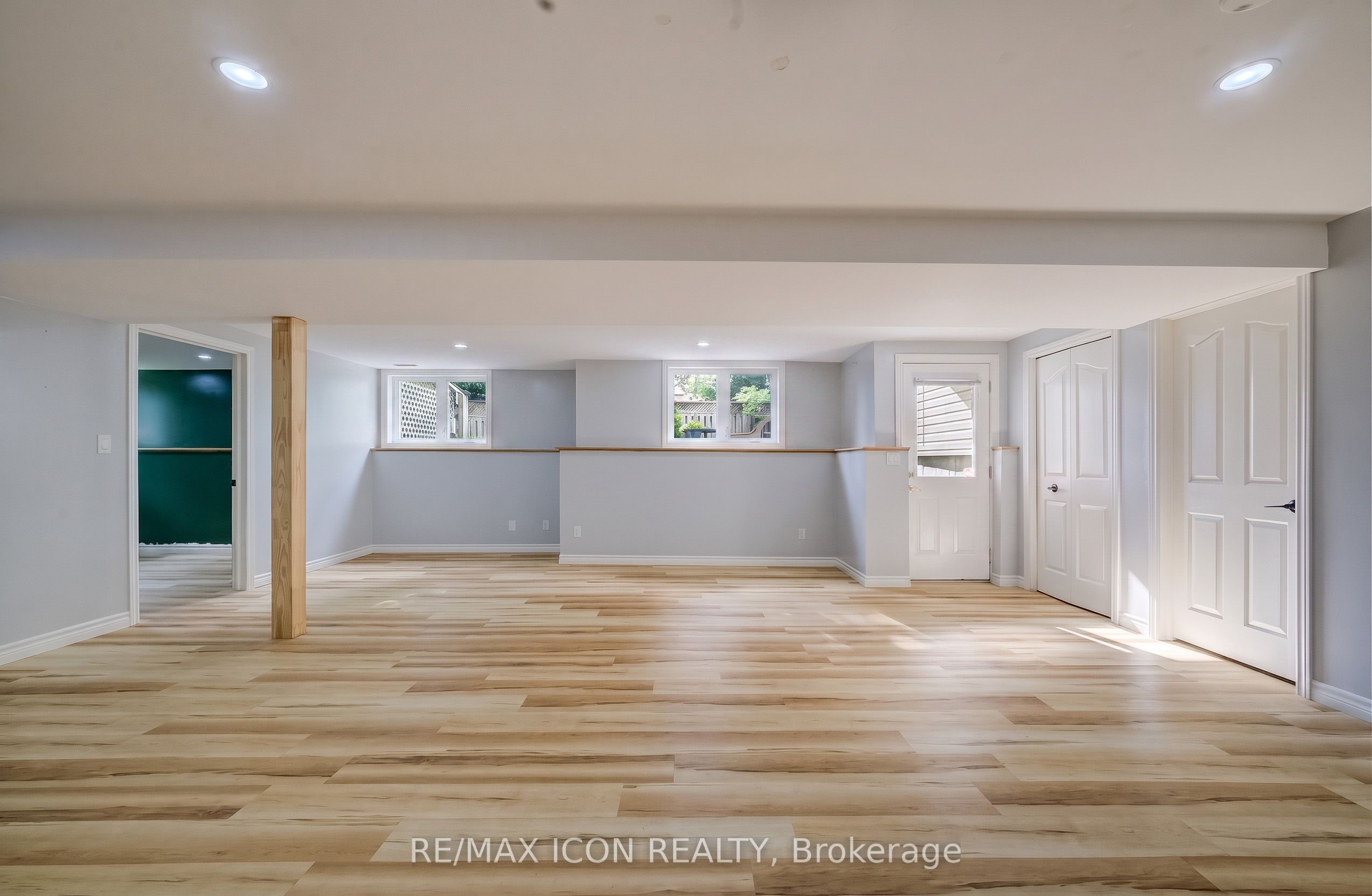910 Walton Avenue N Property Photo 31