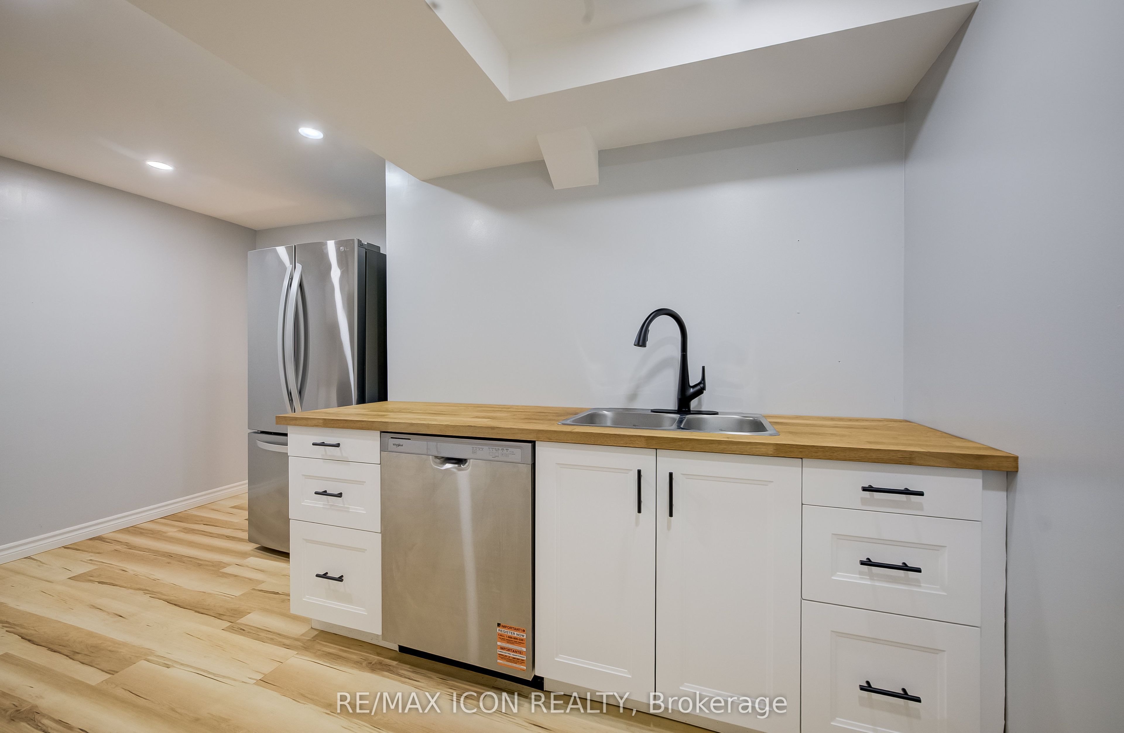 910 Walton Avenue N Property Photo 35
