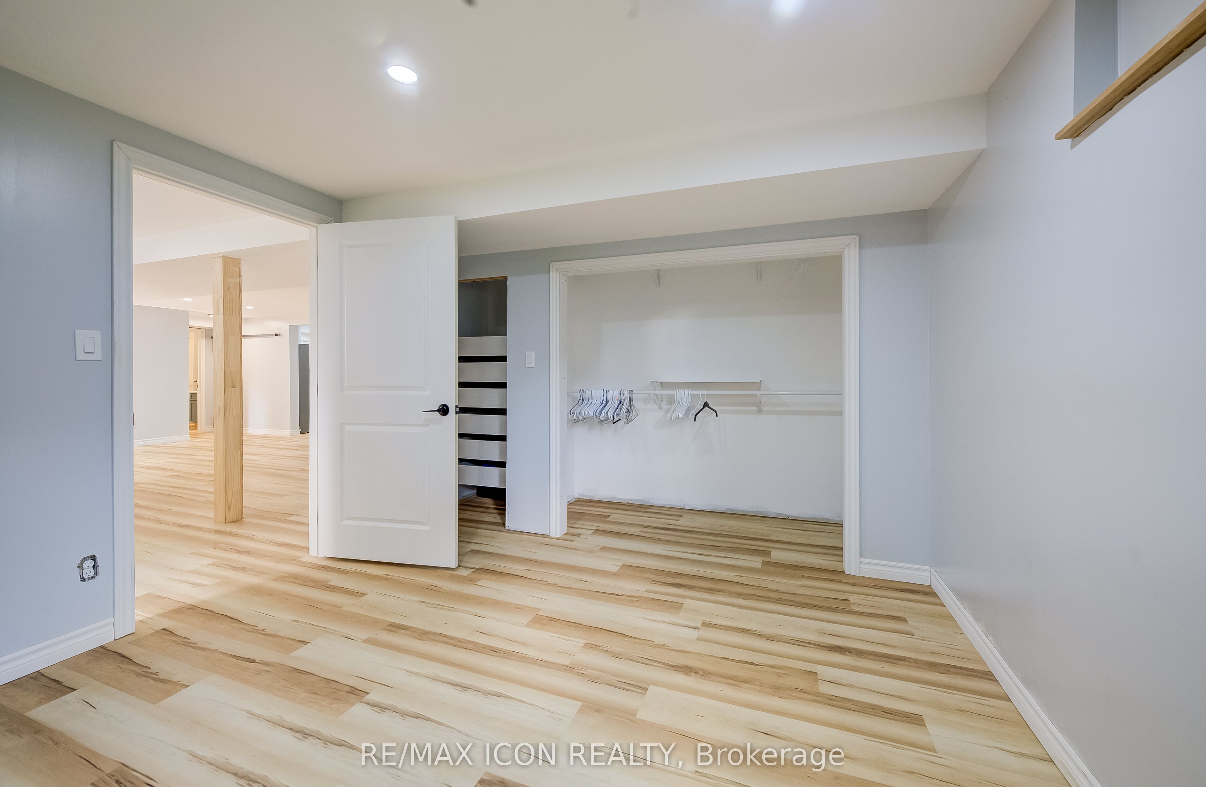 910 Walton Avenue N Property Photo 37