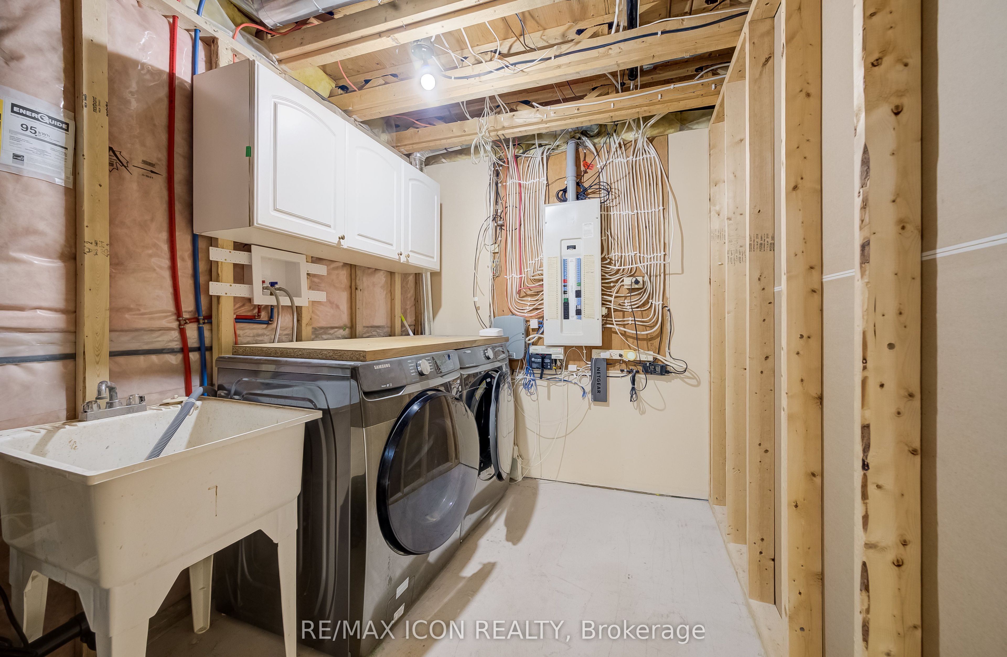 910 Walton Avenue N Property Photo 39