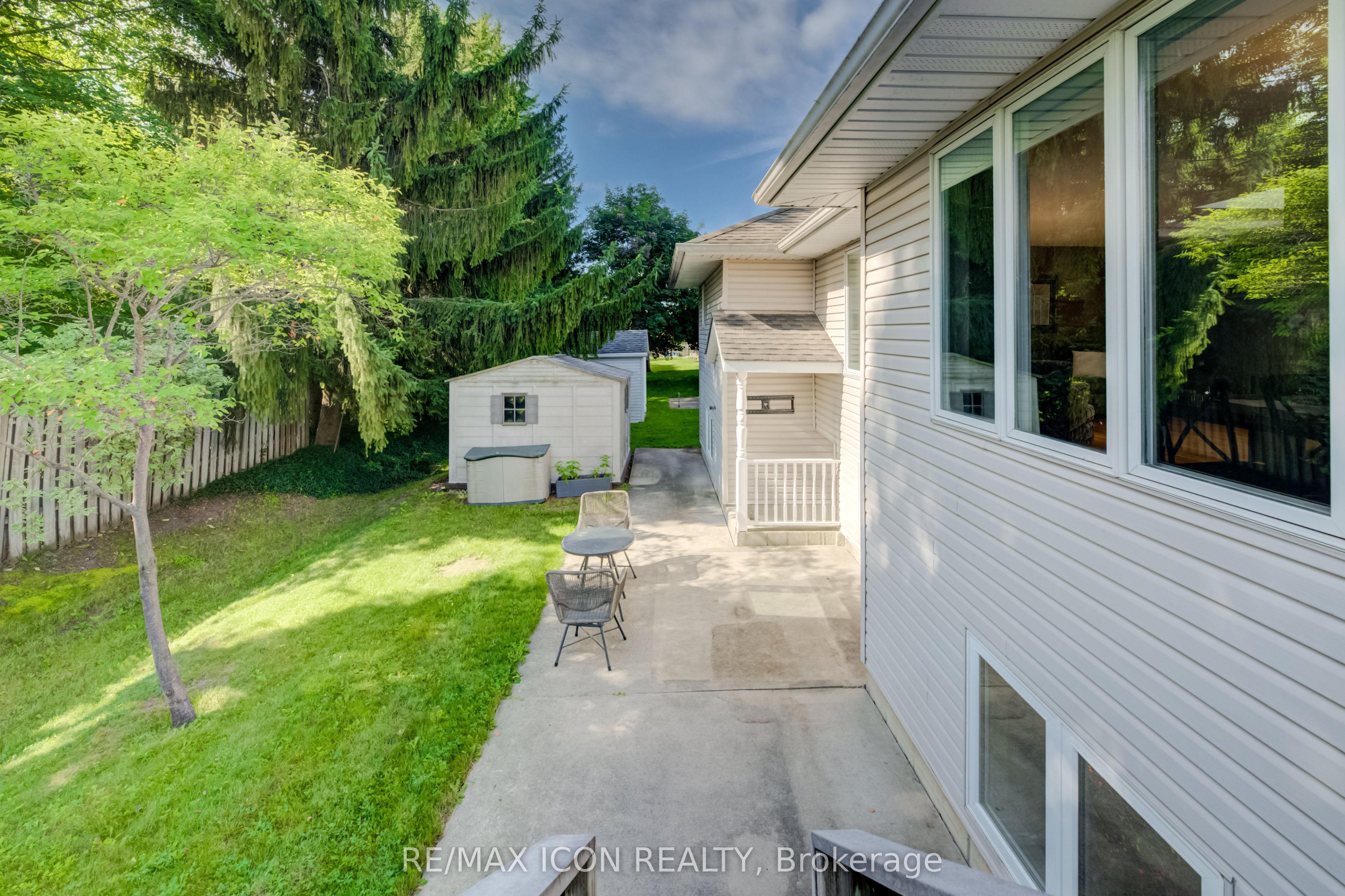 910 Walton Avenue N Property Photo 42