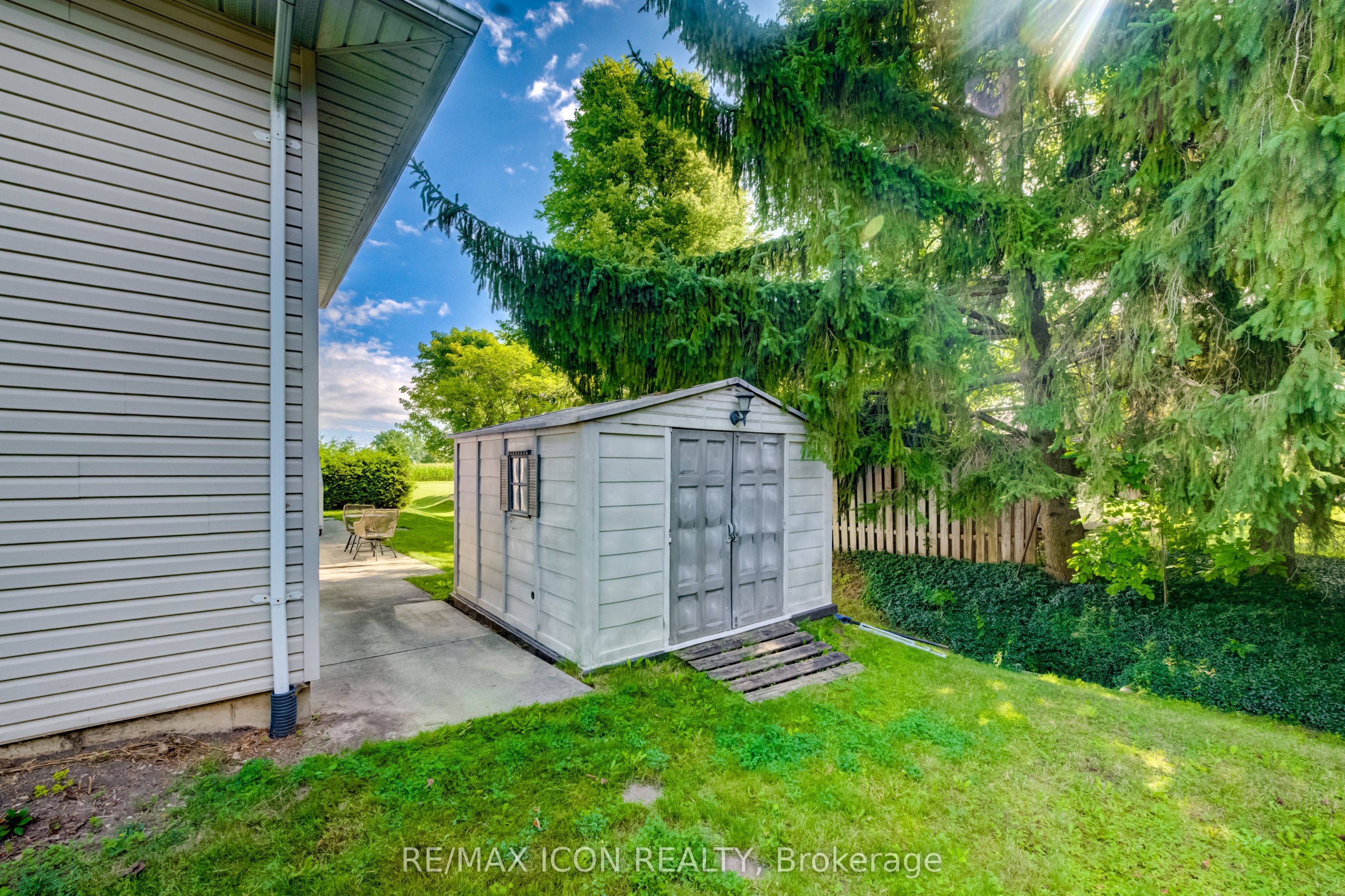 910 Walton Avenue N Property Photo 47