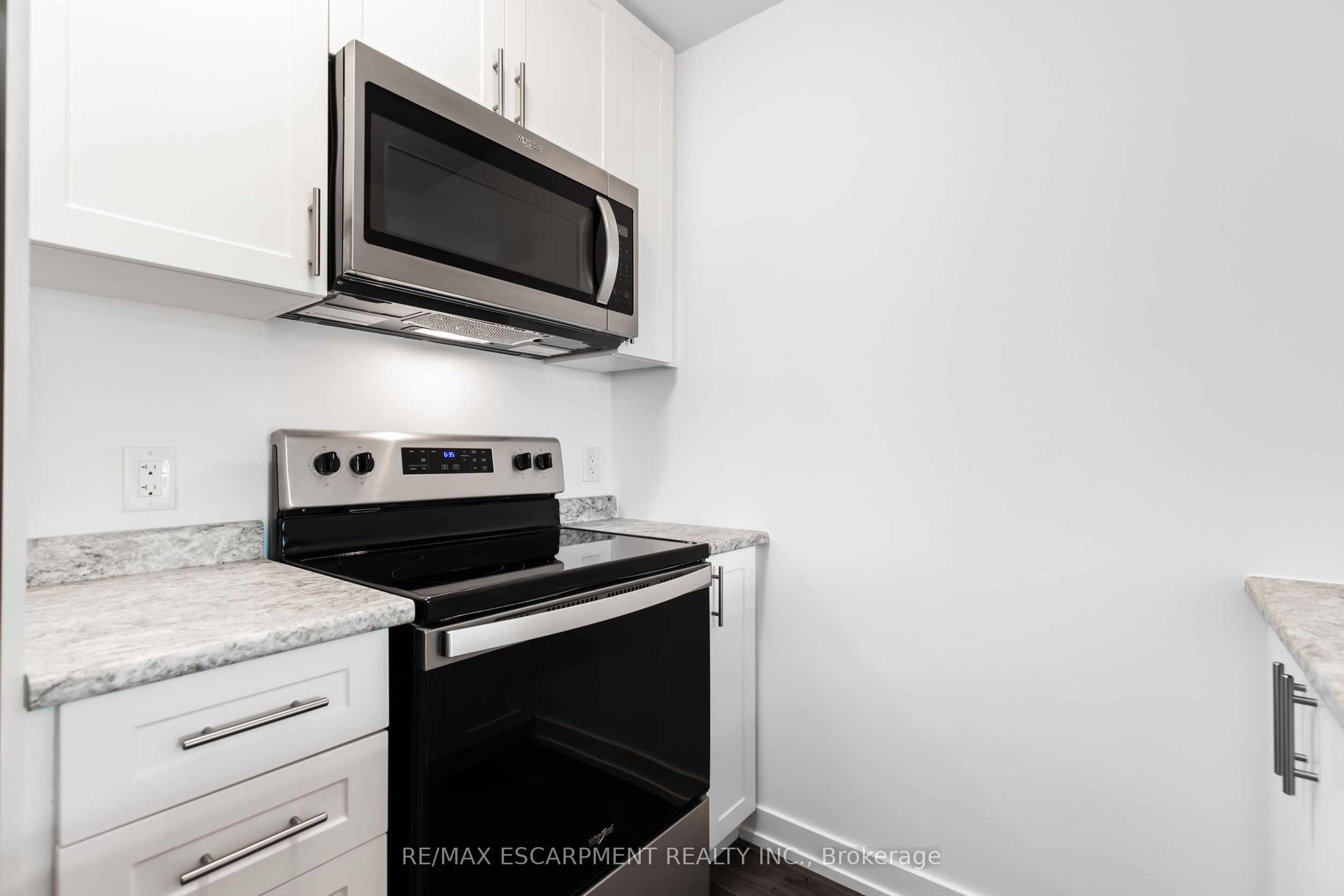 470 Dundas Street E 417 Property Photo 9