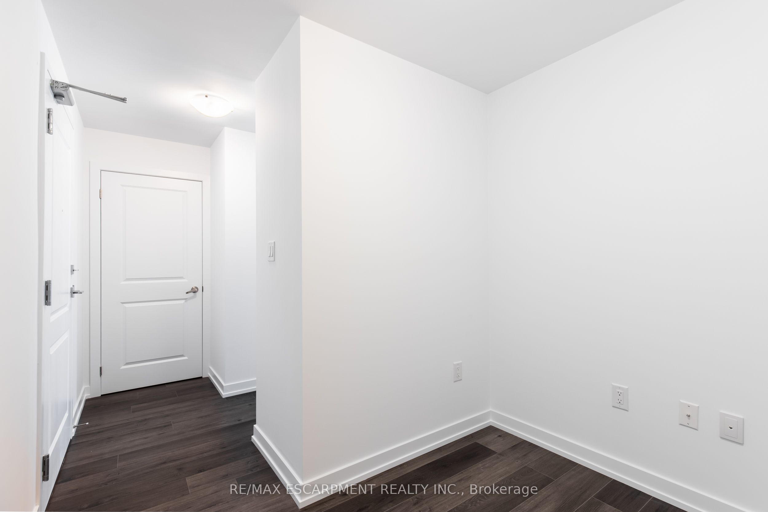 470 Dundas Street E 417 Property Photo 22