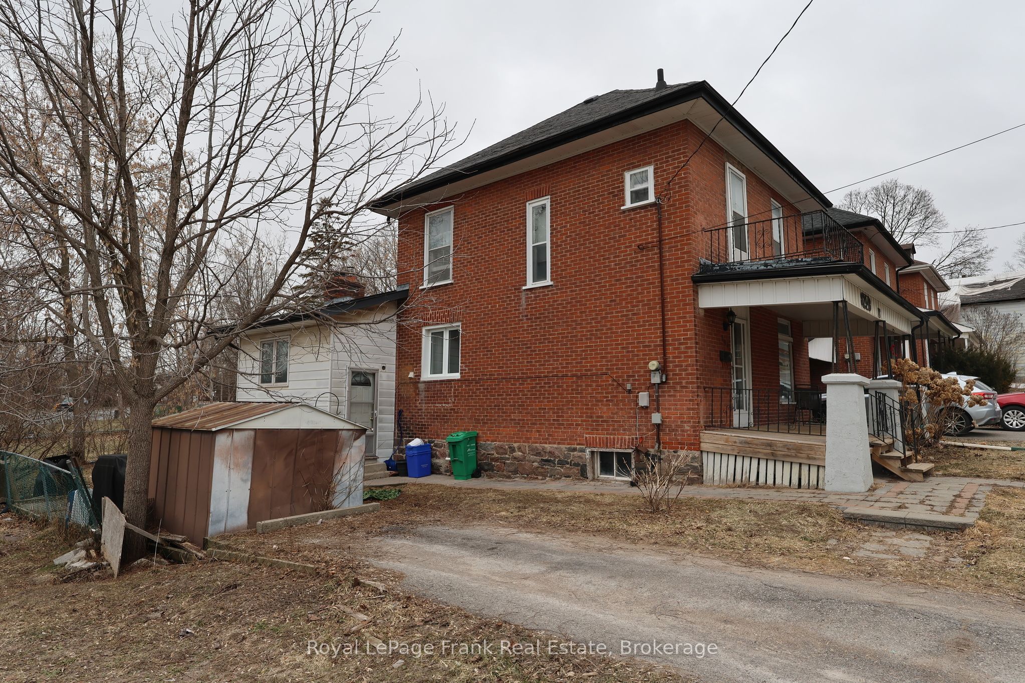 294 Parkhill Road W Property Photo 3