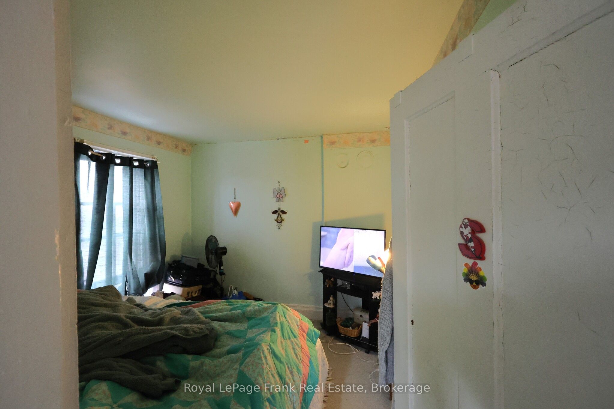 294 Parkhill Road W Property Photo 17