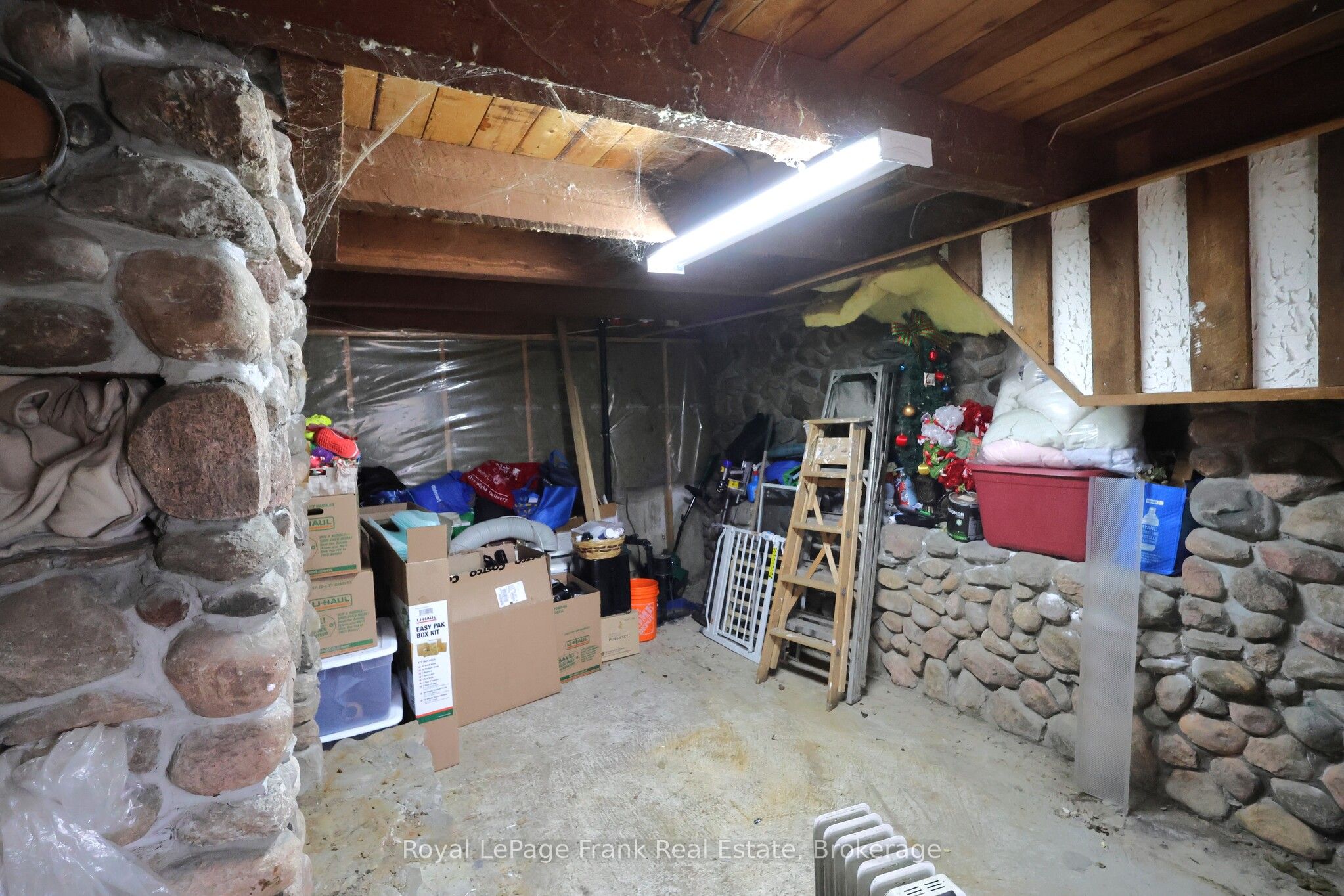 294 Parkhill Road W Property Photo 25