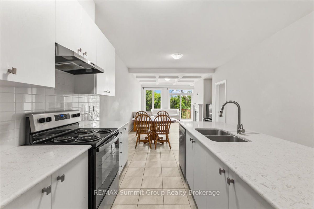 118 Stonebrook Way Property Photo 3