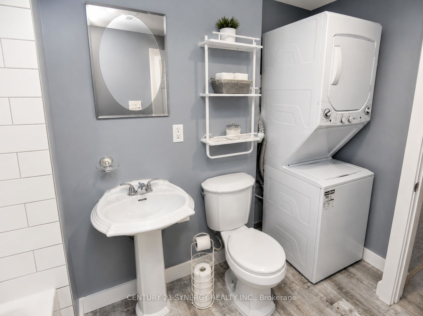 404 Dieppe Street B Property Photo 11