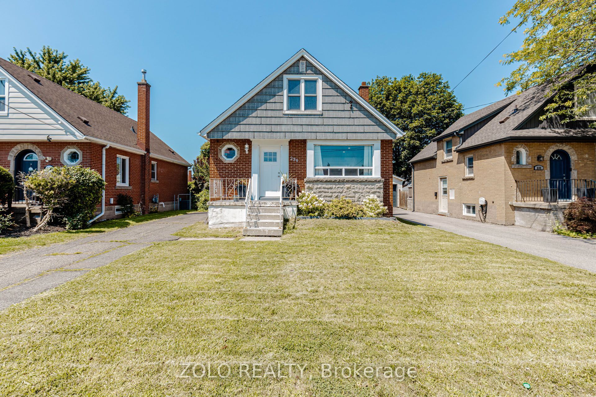 236 Parkdale Avenue S Property Photo 6