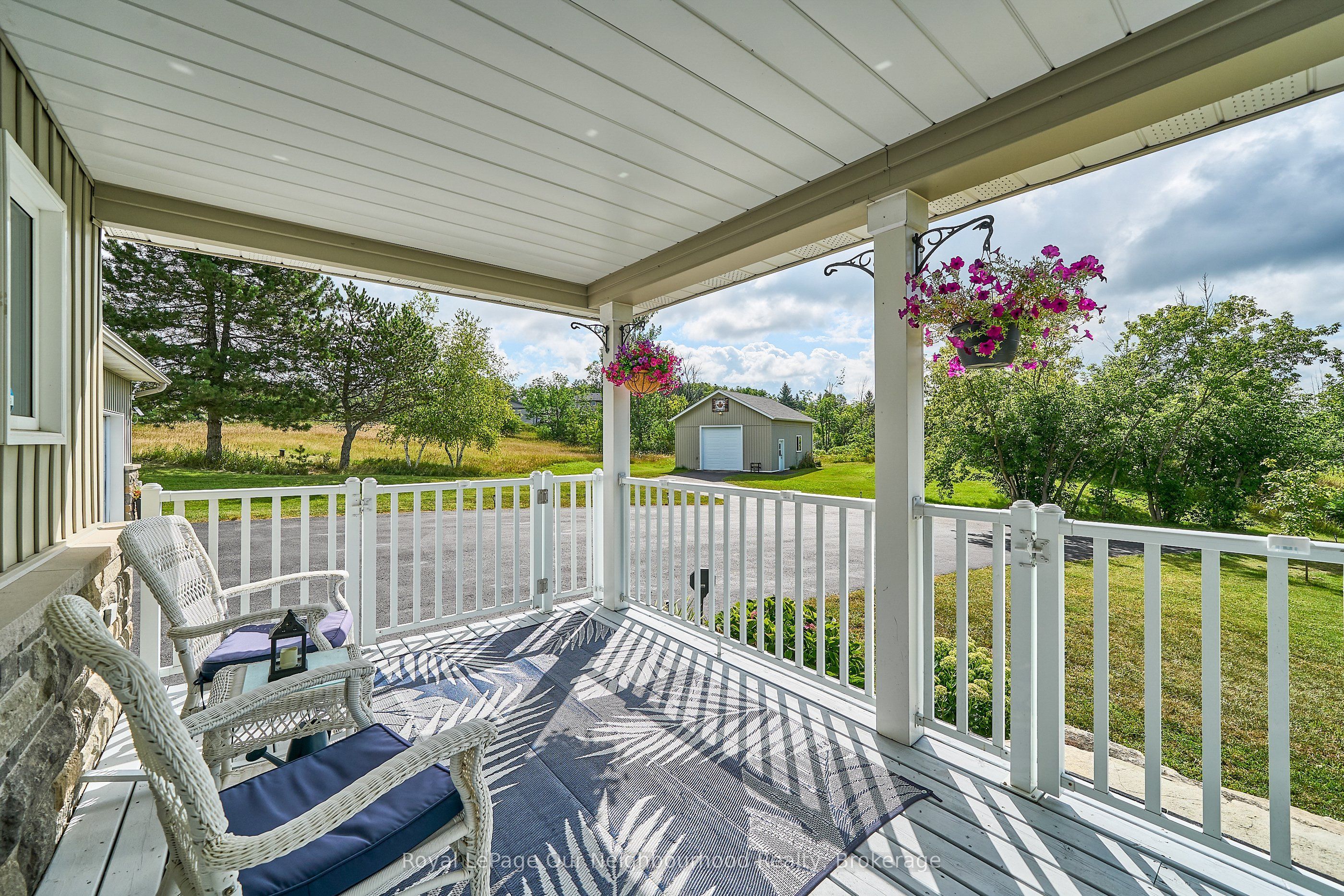 2317 Hillview Drive Property Photo 8