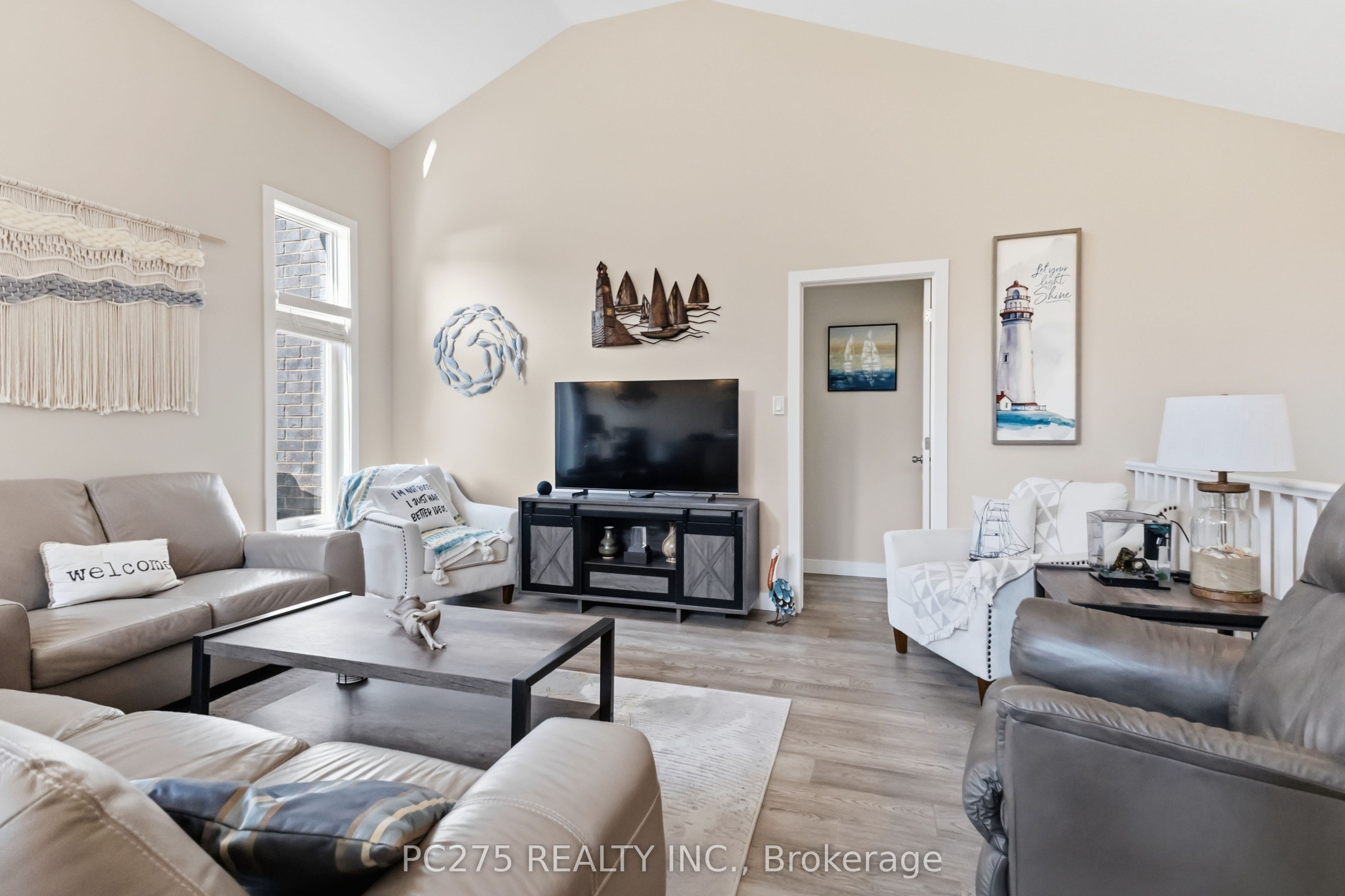 246 Hill Street Property Photo 8