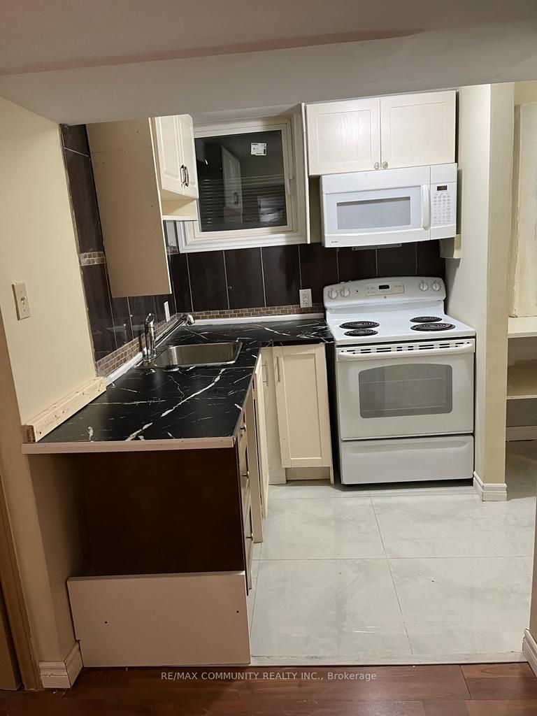 10 Simcoe Drive Basement Property Photo 9