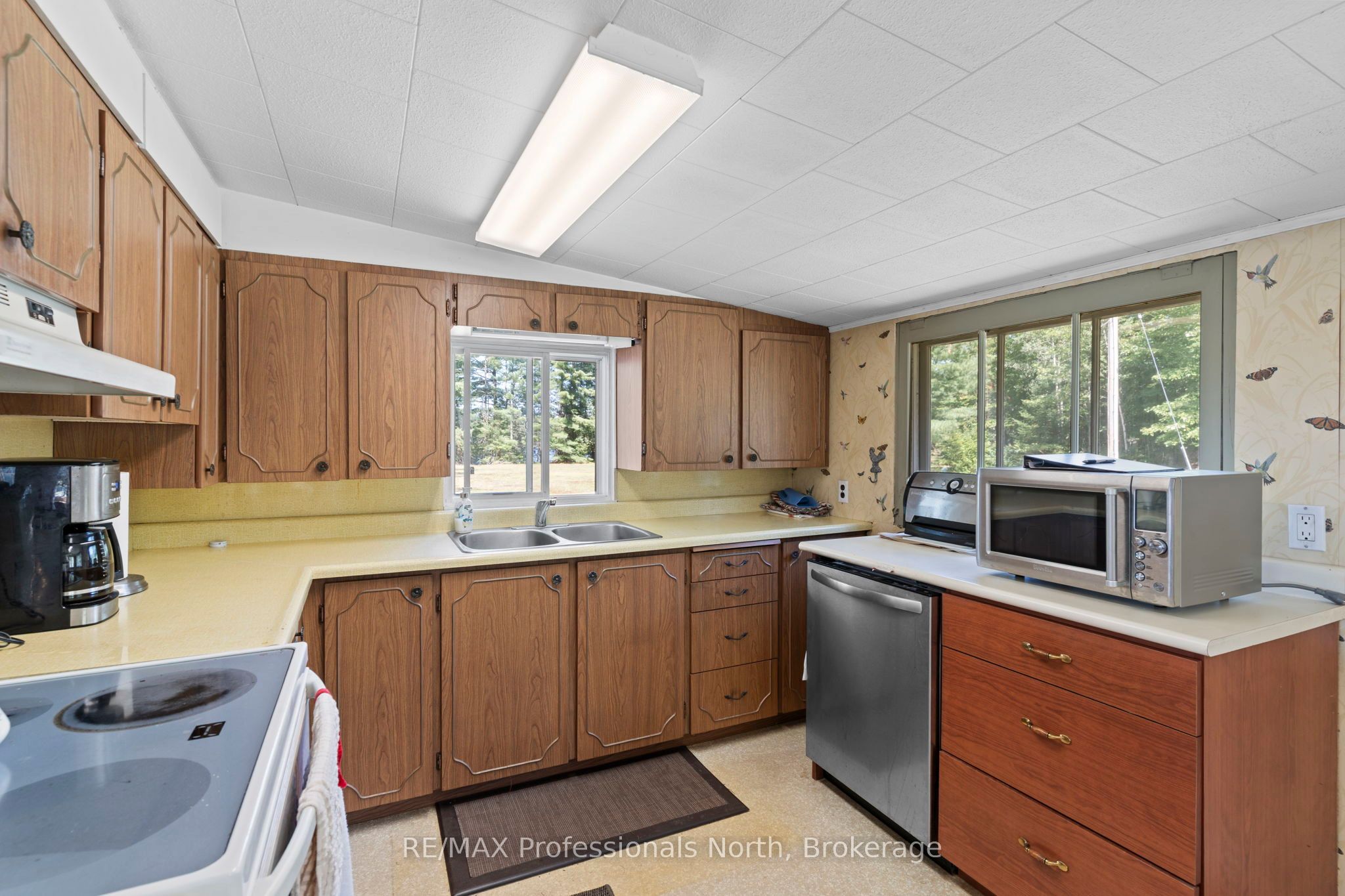 1014 Log Cabin Lane Property Photo 11