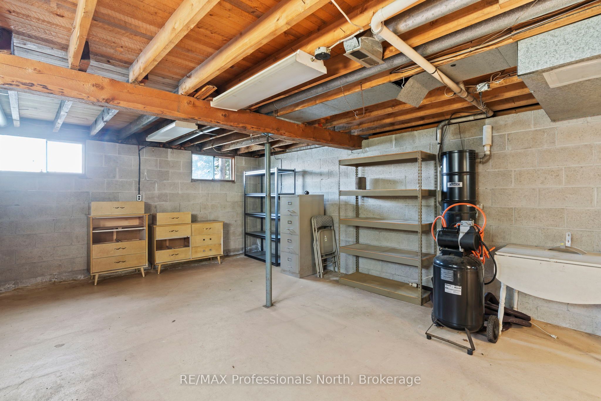 1014 Log Cabin Lane Property Photo 22