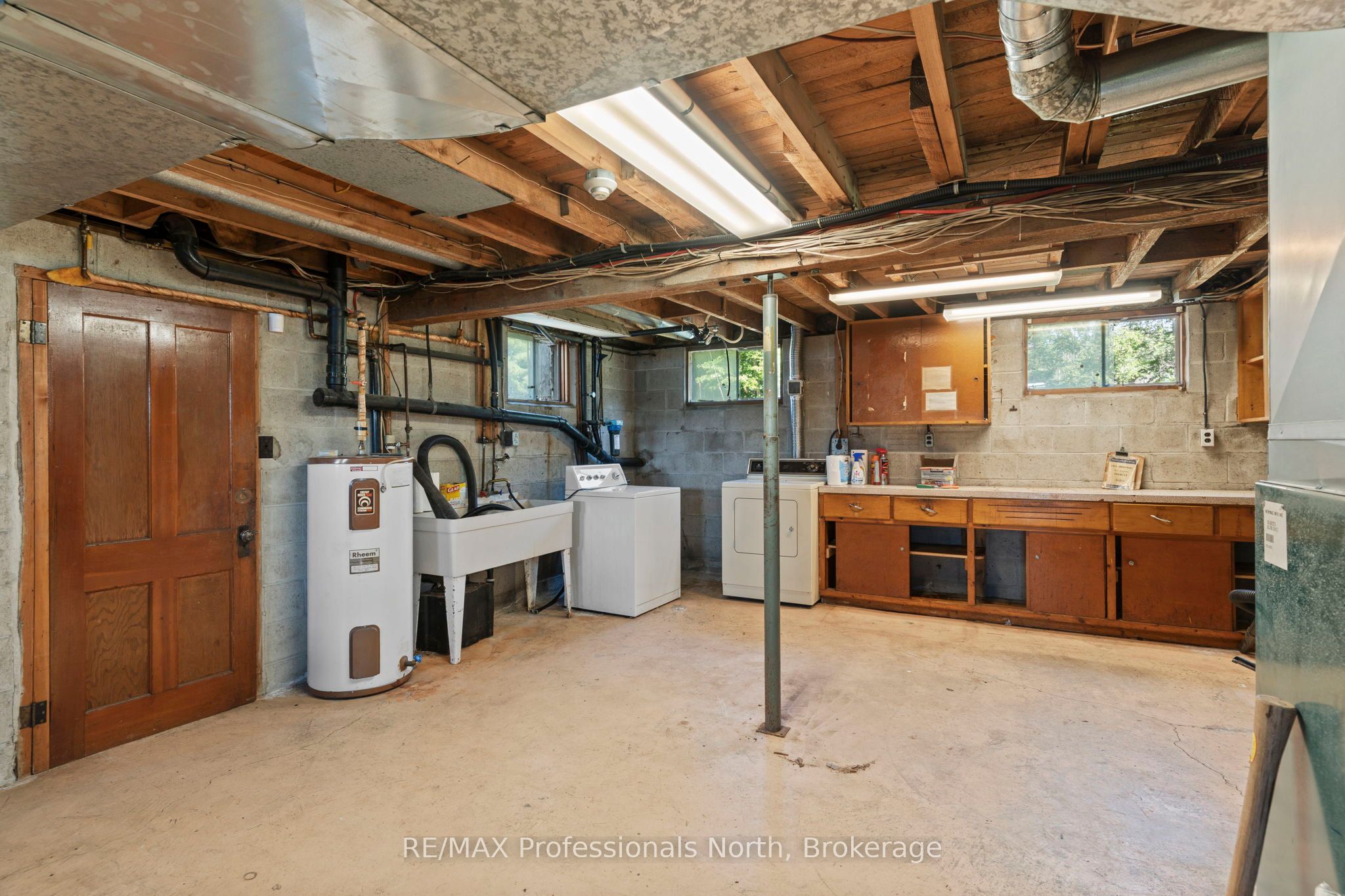 1014 Log Cabin Lane Property Photo 23