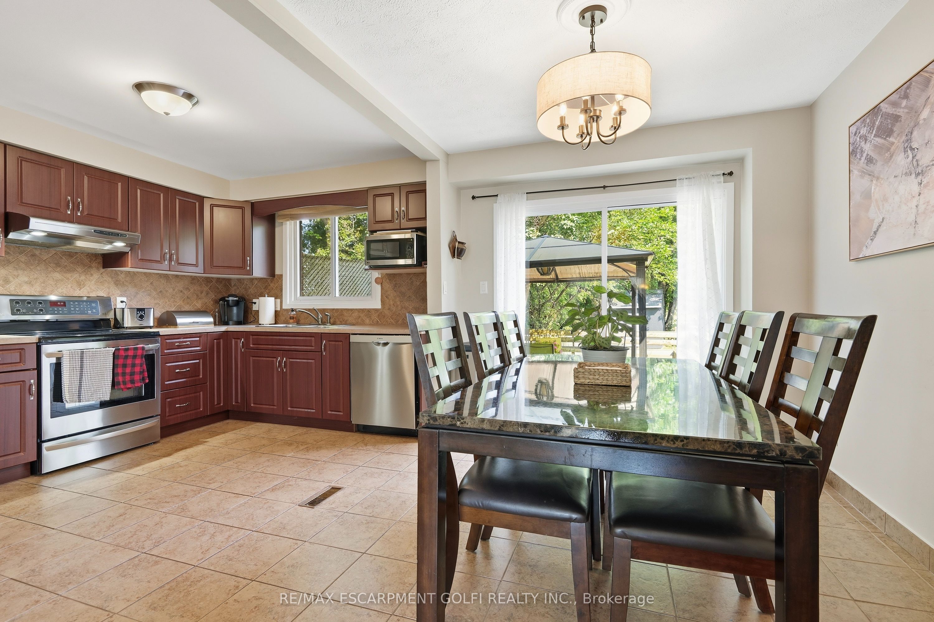 7730 Jubilee Drive Property Photo 6