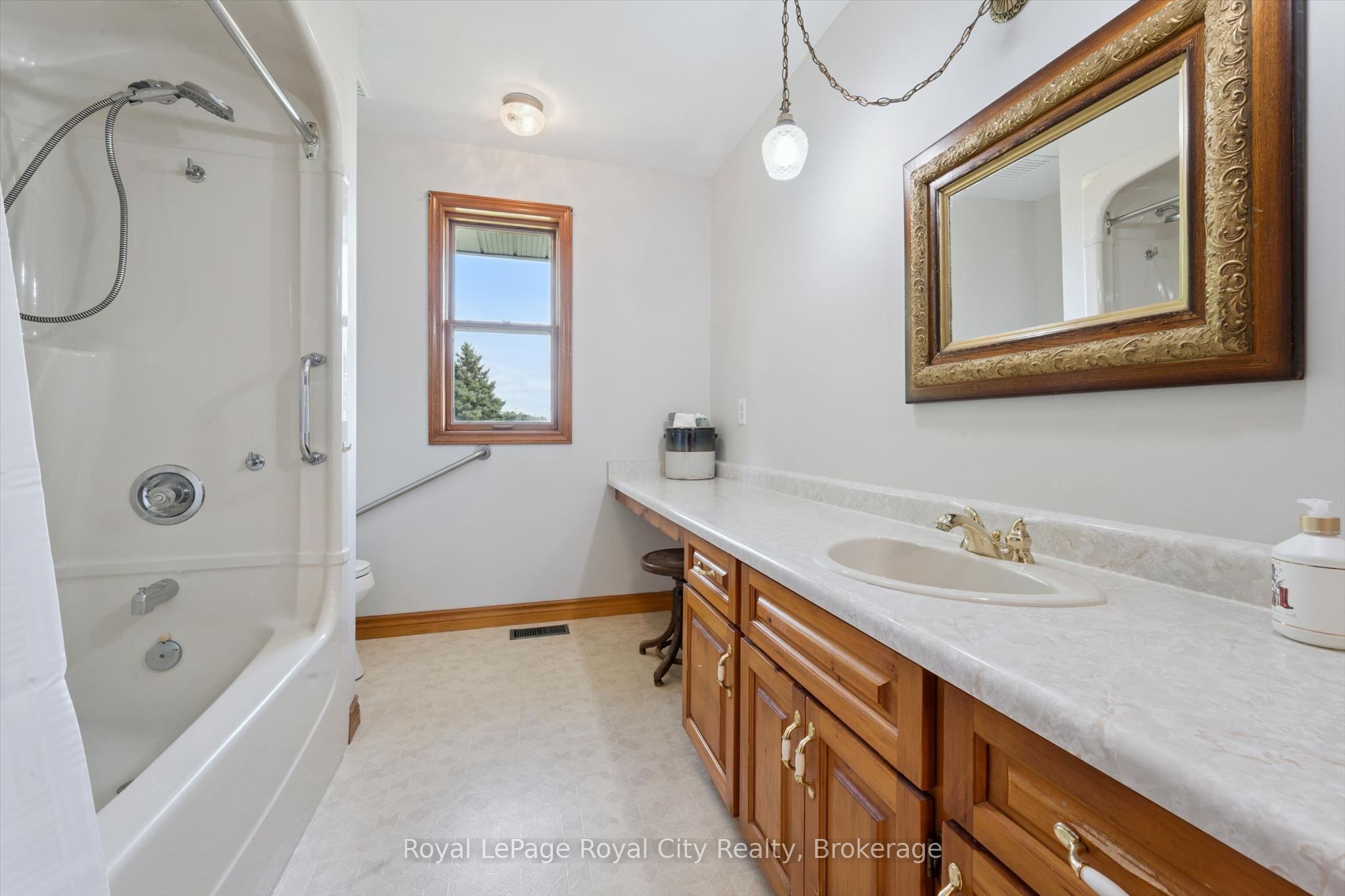 7689 Second Line Property Photo 17