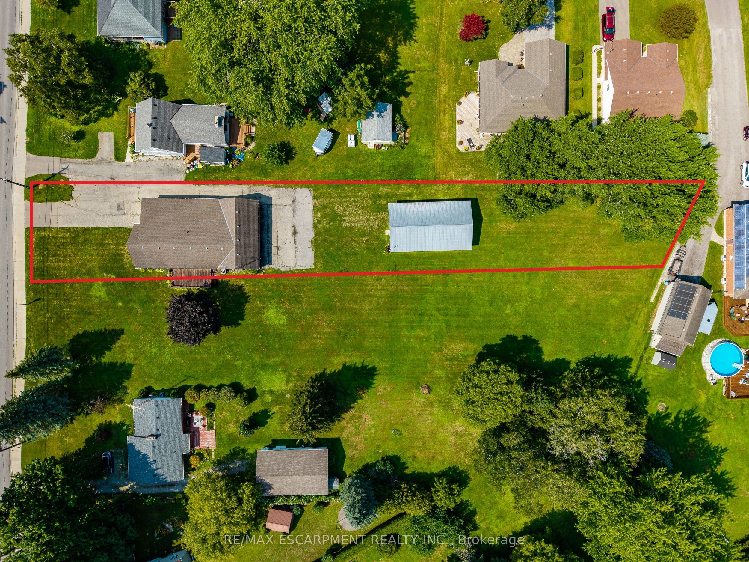 1032 Main Street Property Photo 3