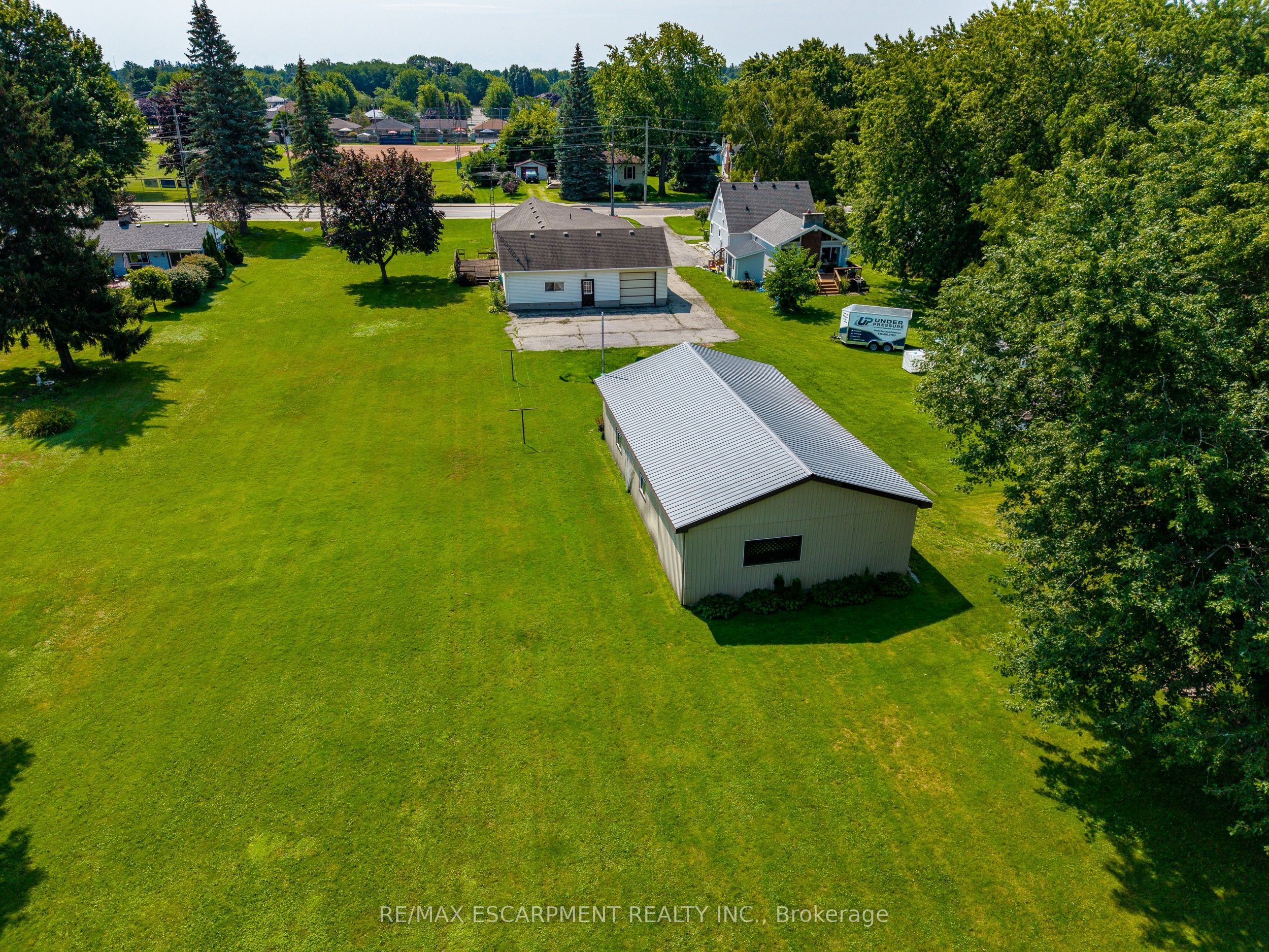 1032 Main Street Property Photo 4