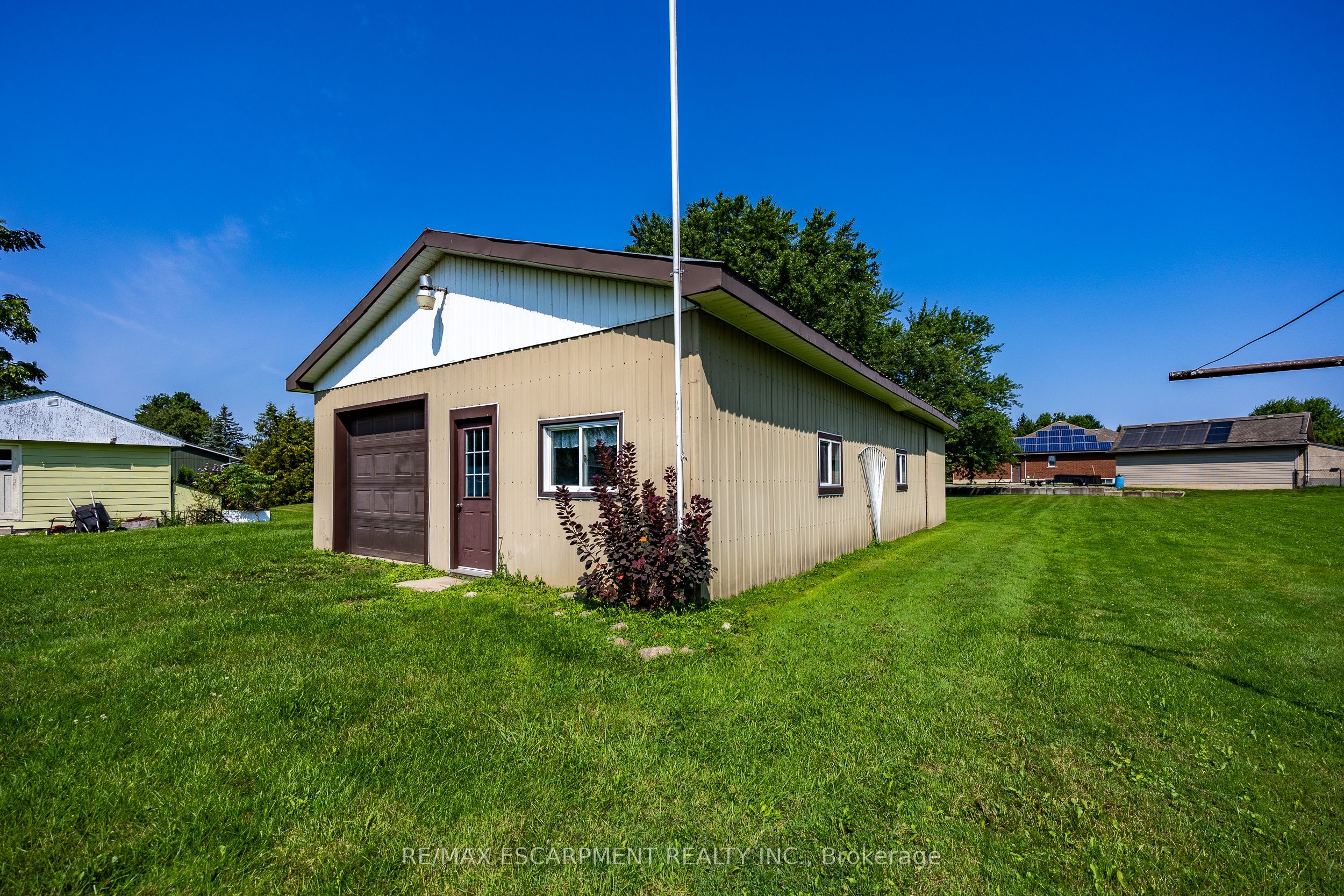 1032 Main Street Property Photo 5