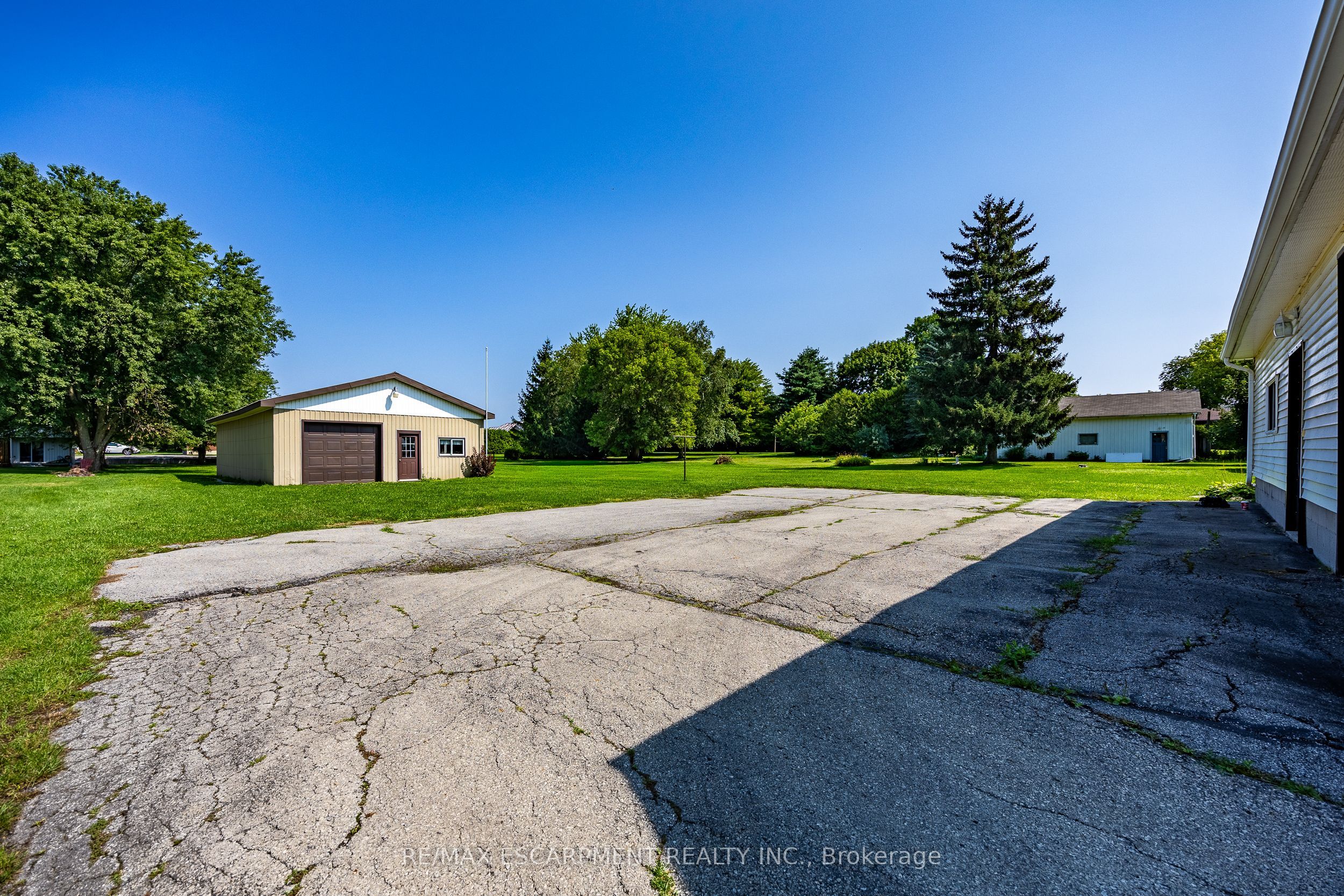 1032 Main Street Property Photo 6
