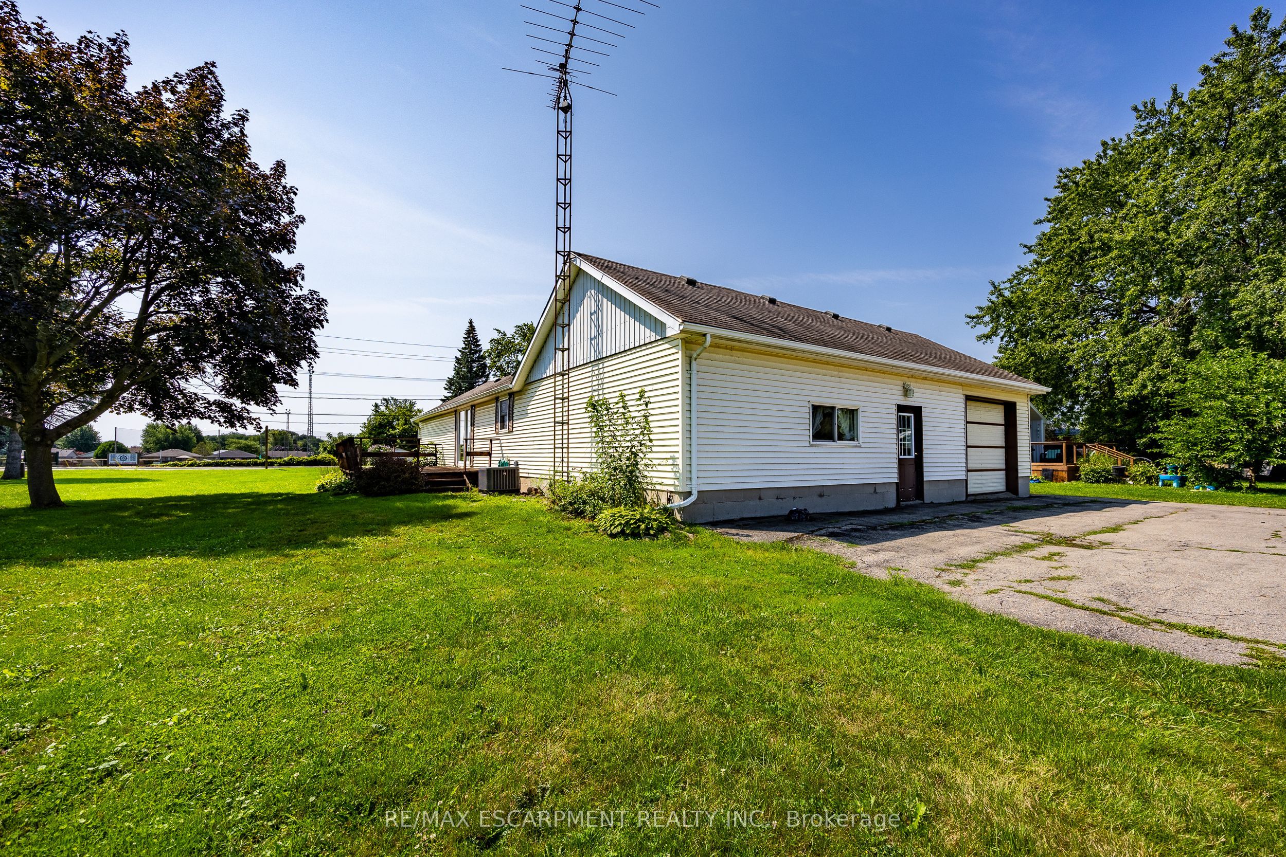 1032 Main Street Property Photo 8