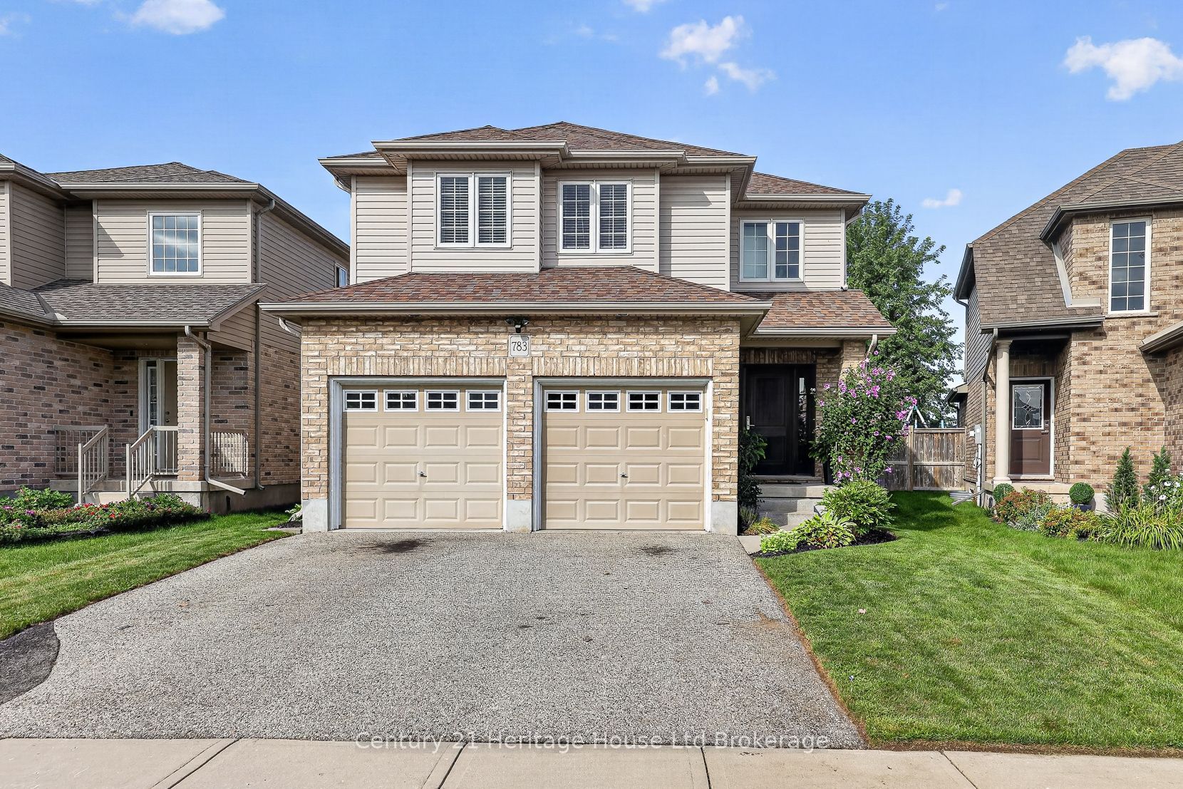 783 Frontenac Crescent Property Photo 3