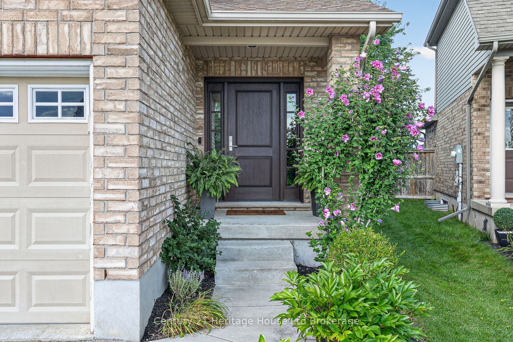783 Frontenac Crescent Property Photo 4