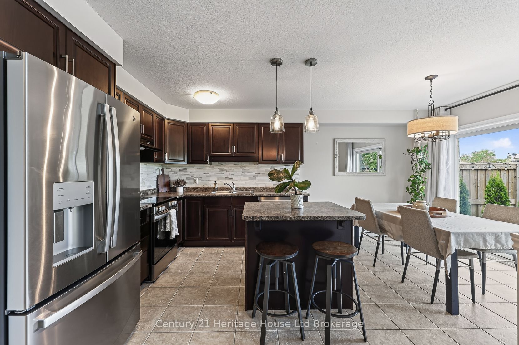 783 Frontenac Crescent Property Photo 11
