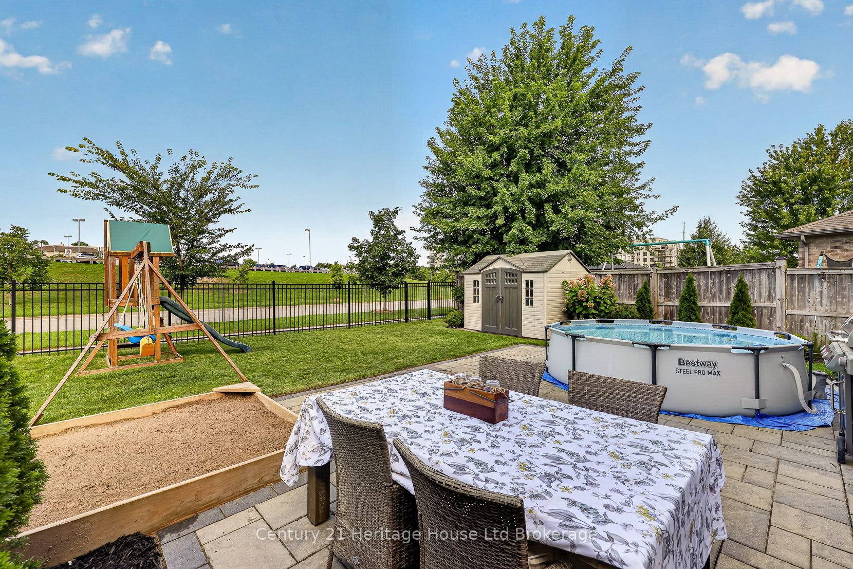783 Frontenac Crescent Property Photo 40