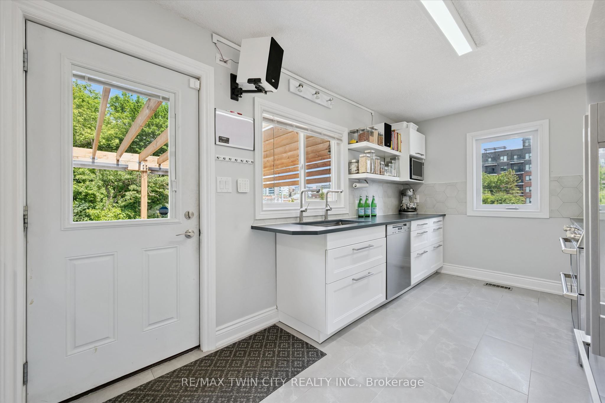 40 Madison Avenue S Property Photo 15