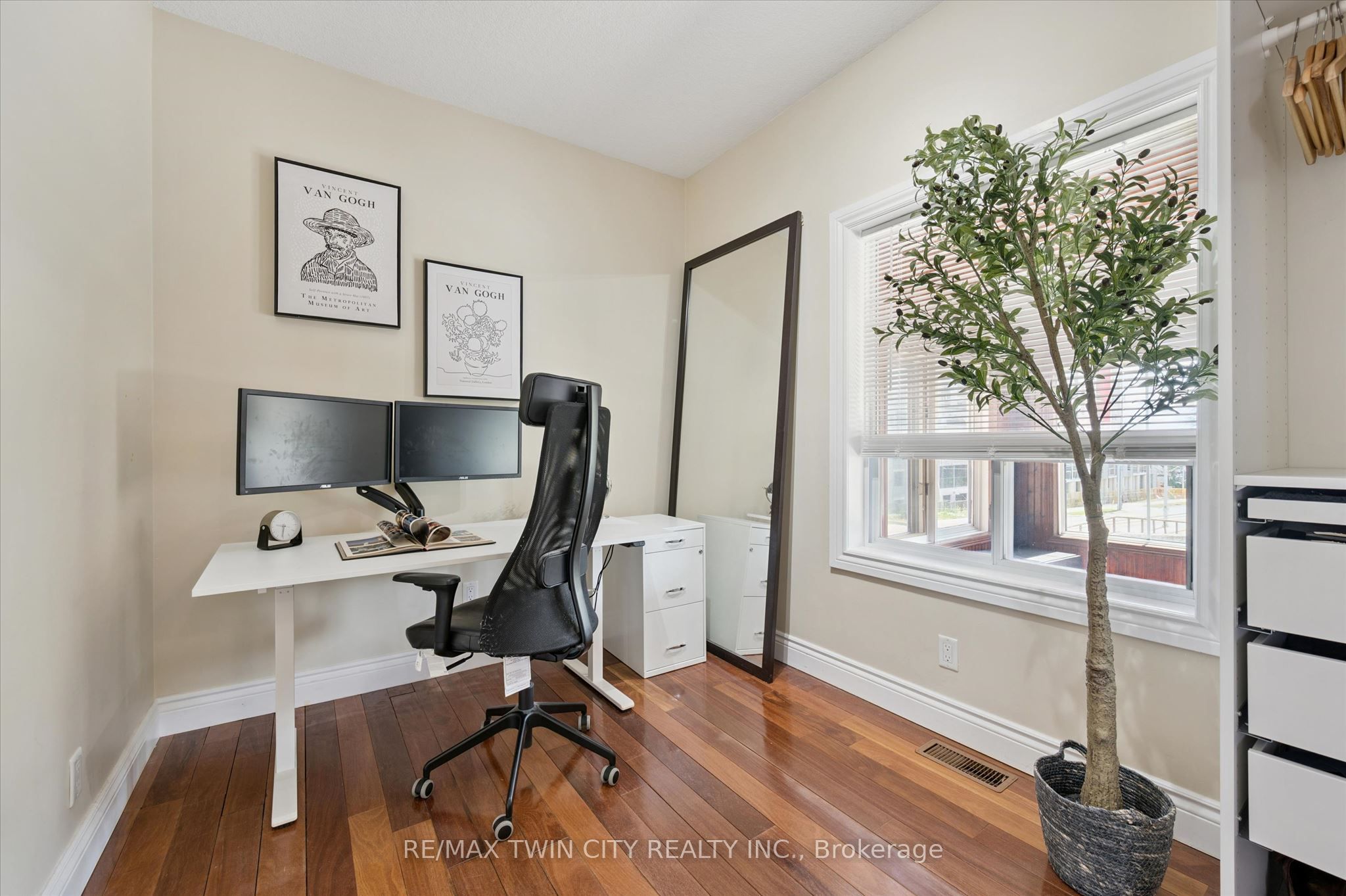 40 Madison Avenue S Property Photo 21