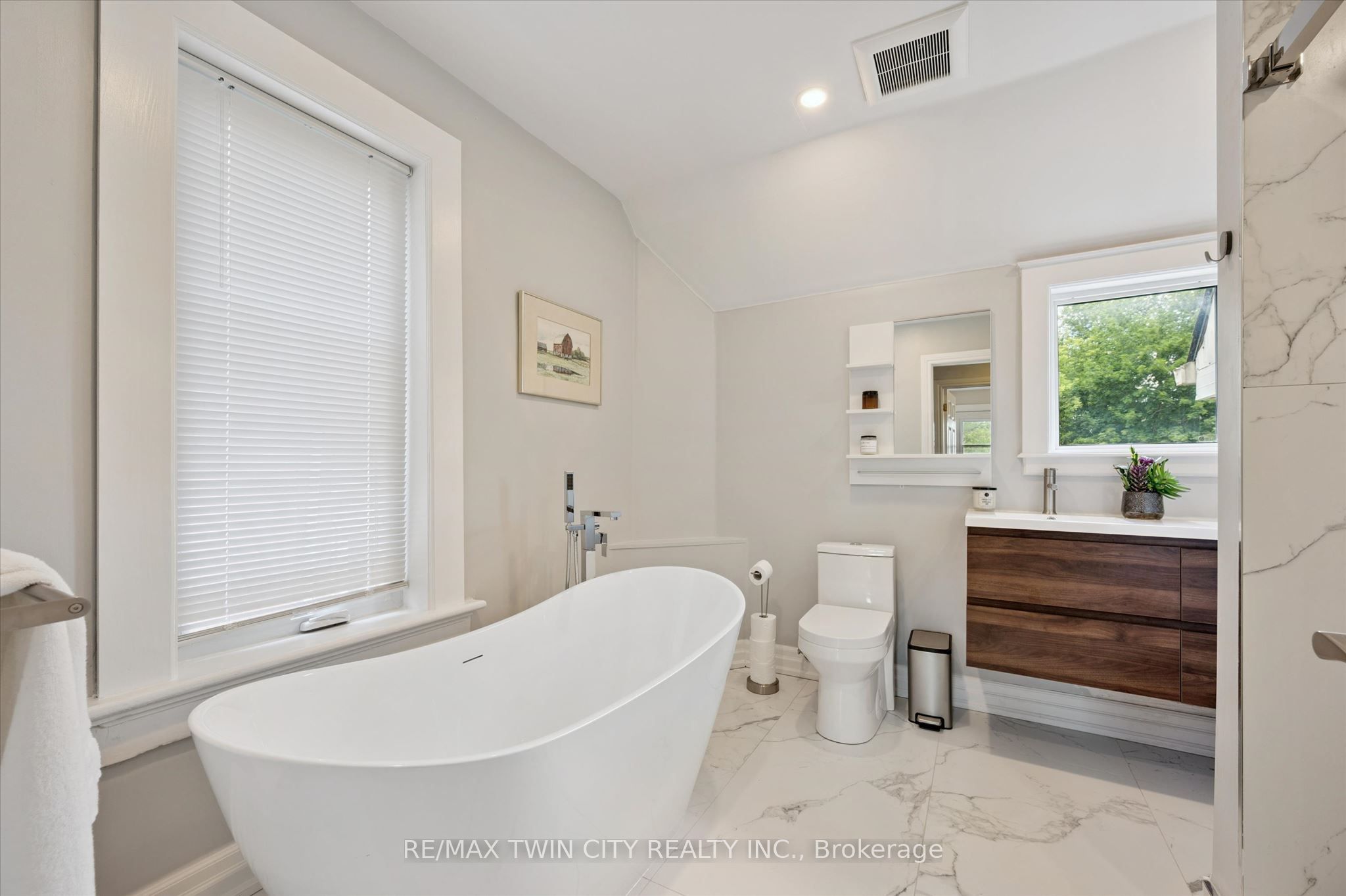 40 Madison Avenue S Property Photo 29