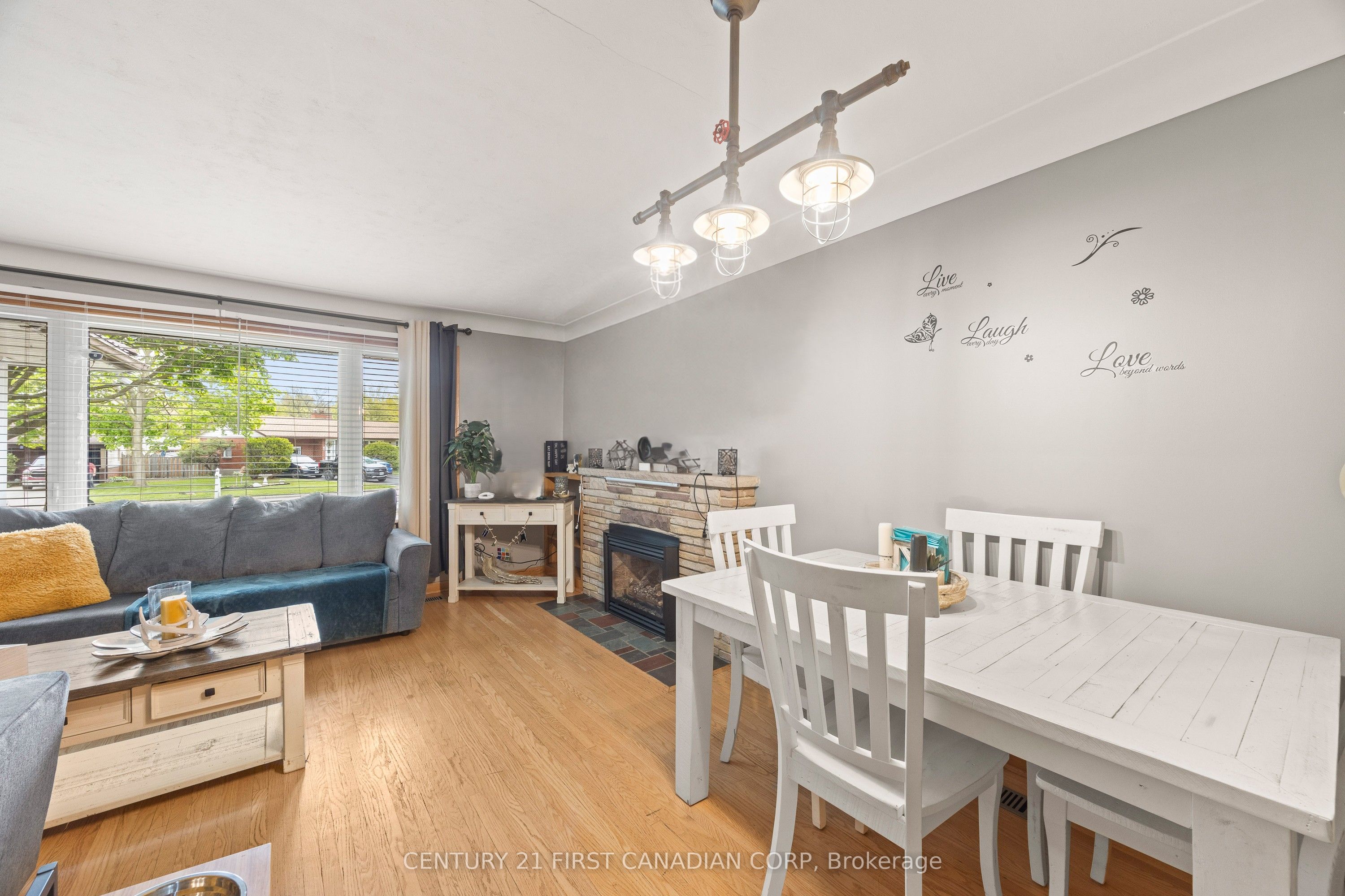 58 Centre Crescent N Property Photo 15
