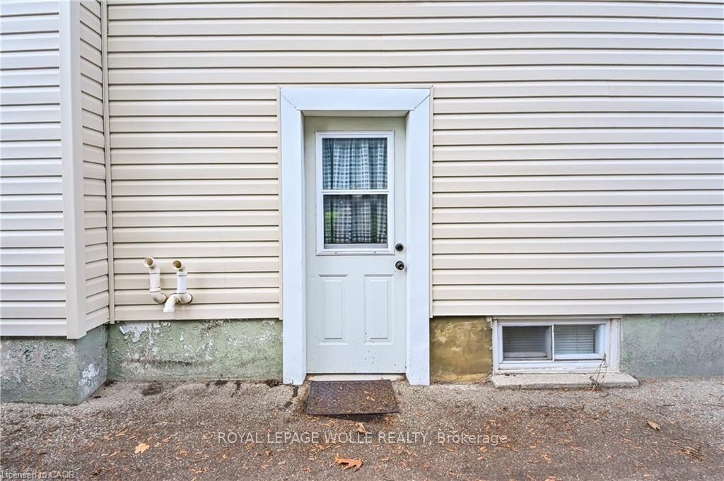 275 Main Street Lower Property Photo 4