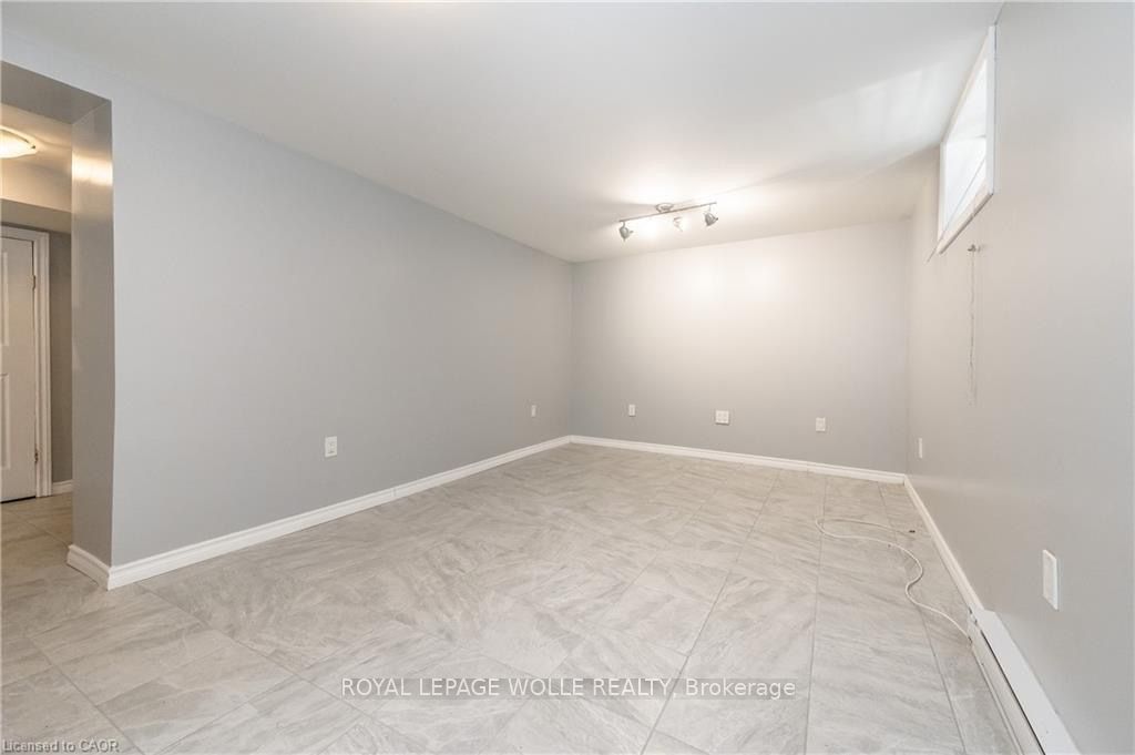 275 Main Street Lower Property Photo 18