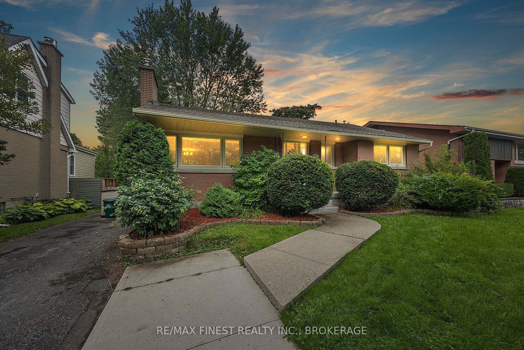140 Liddell Crescent Property Photo 1