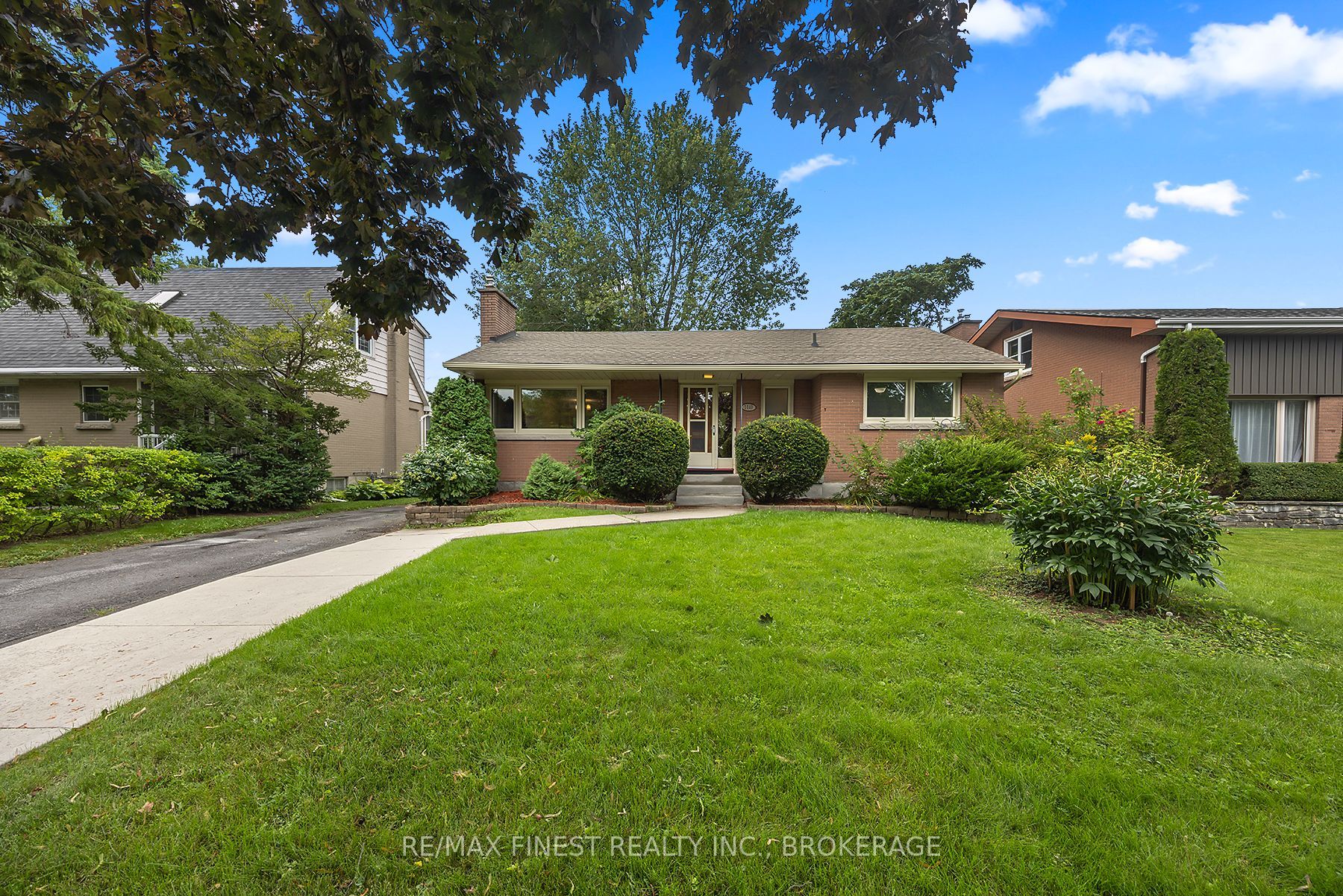 140a Liddell Crescent Property Photo 2