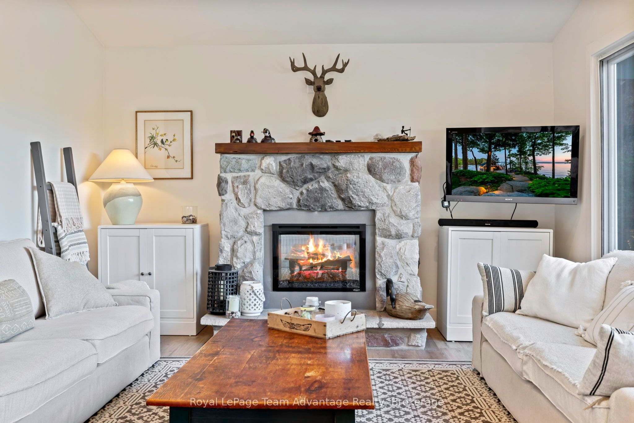 8 Firefly Way Property Photo 10