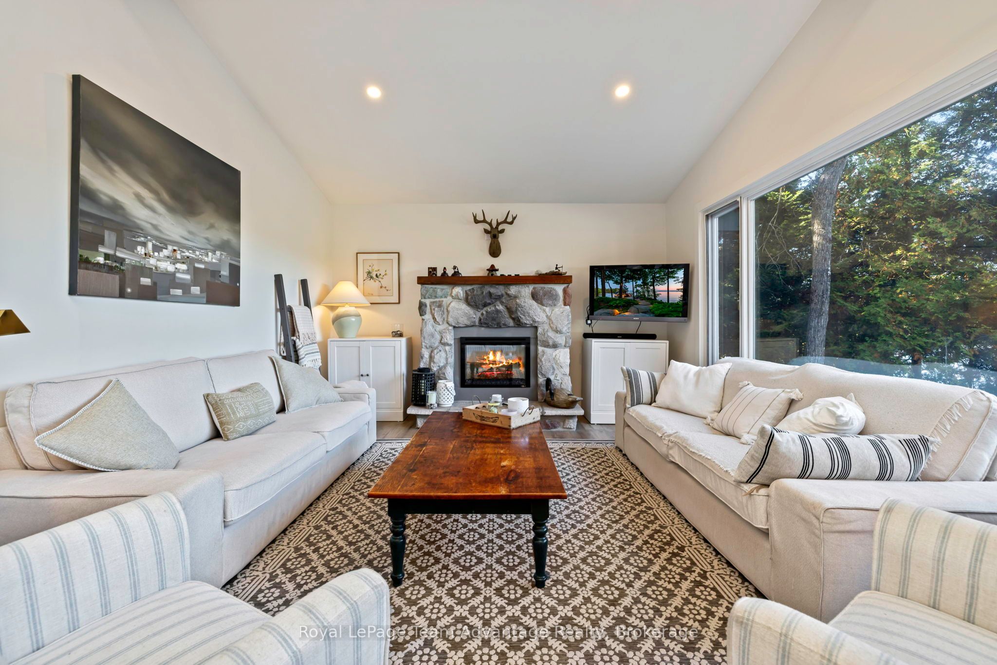 8 Firefly Way Property Photo 11