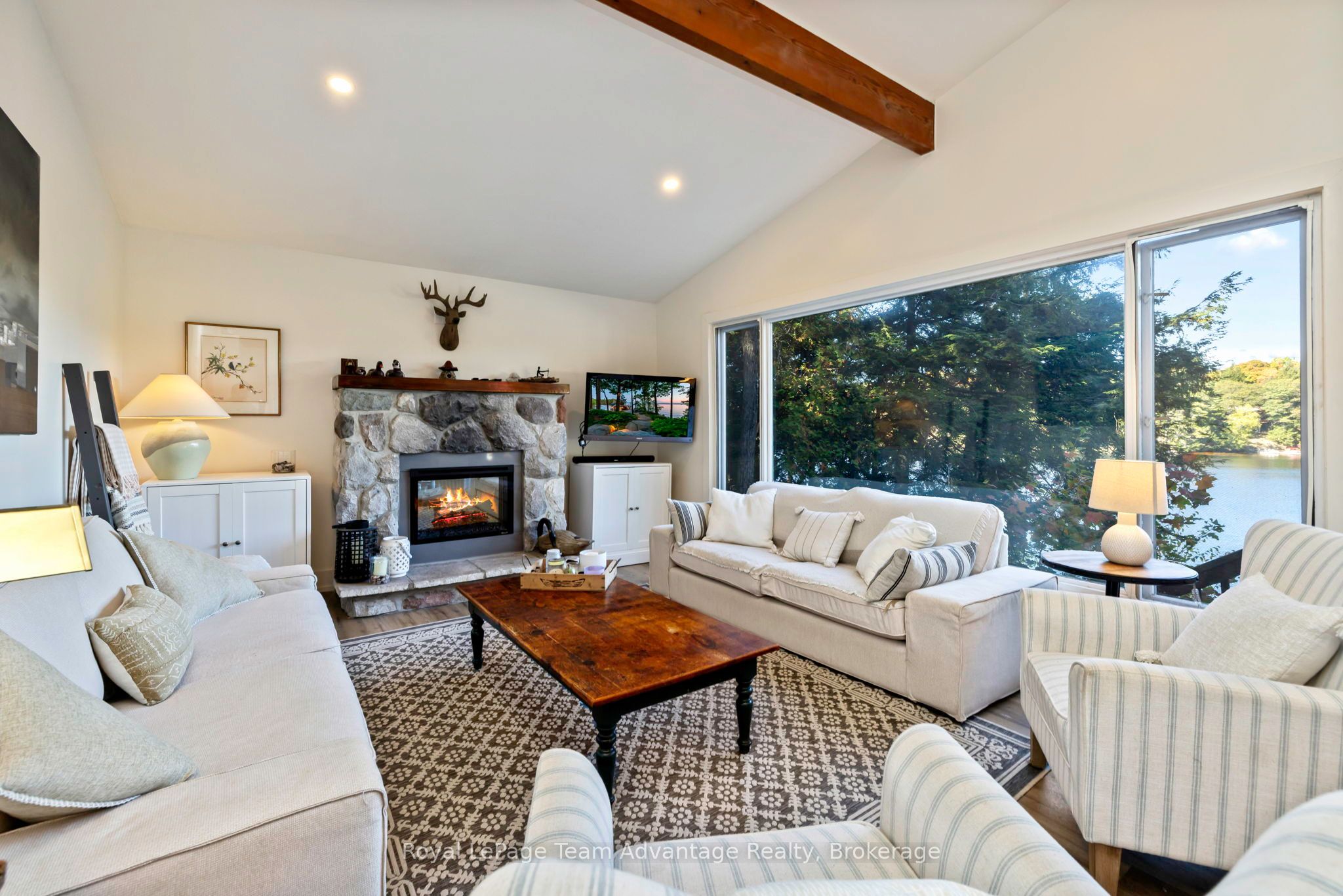 8 Firefly Way Property Photo 12