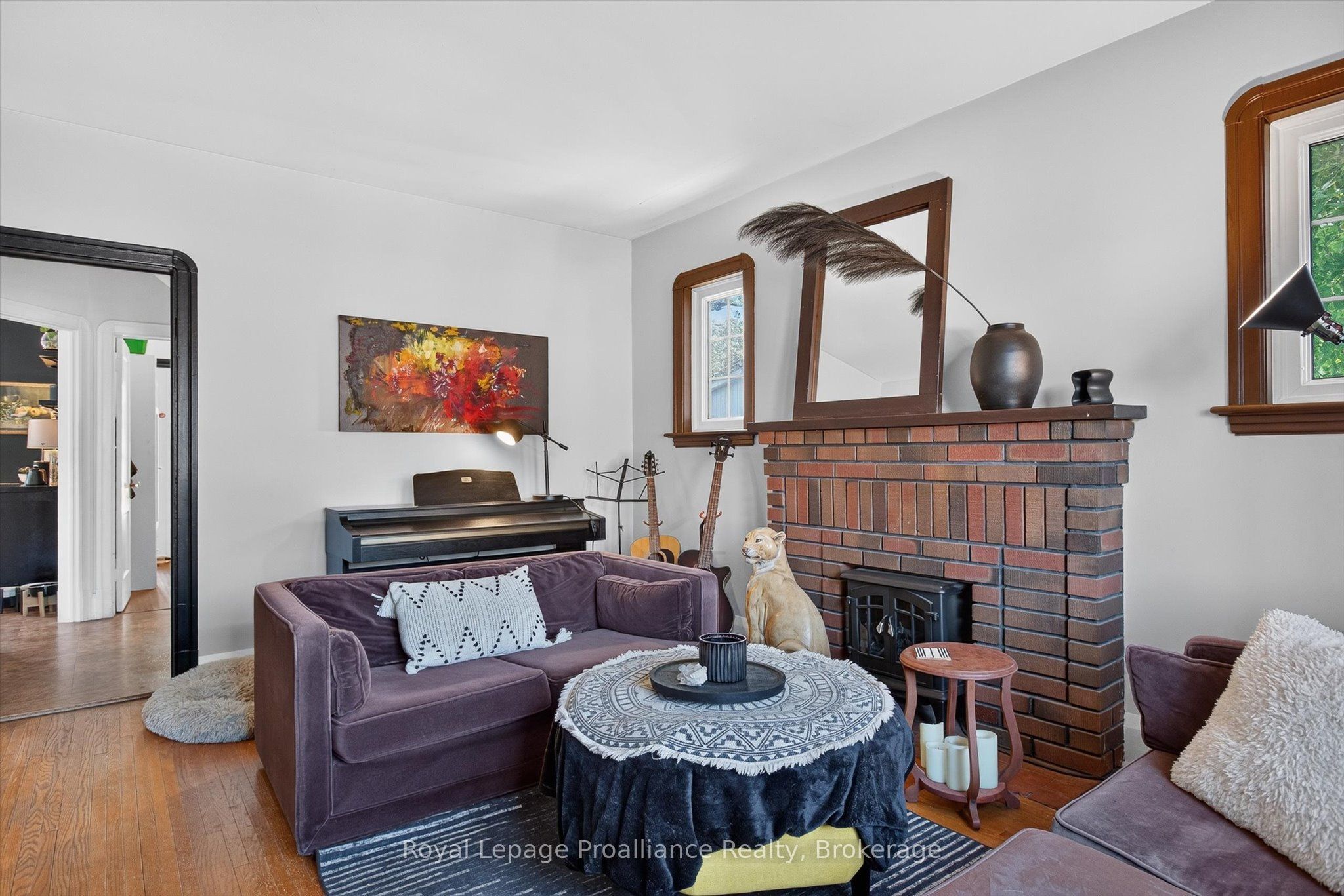 71 Lansdowne Street W Property Photo 6